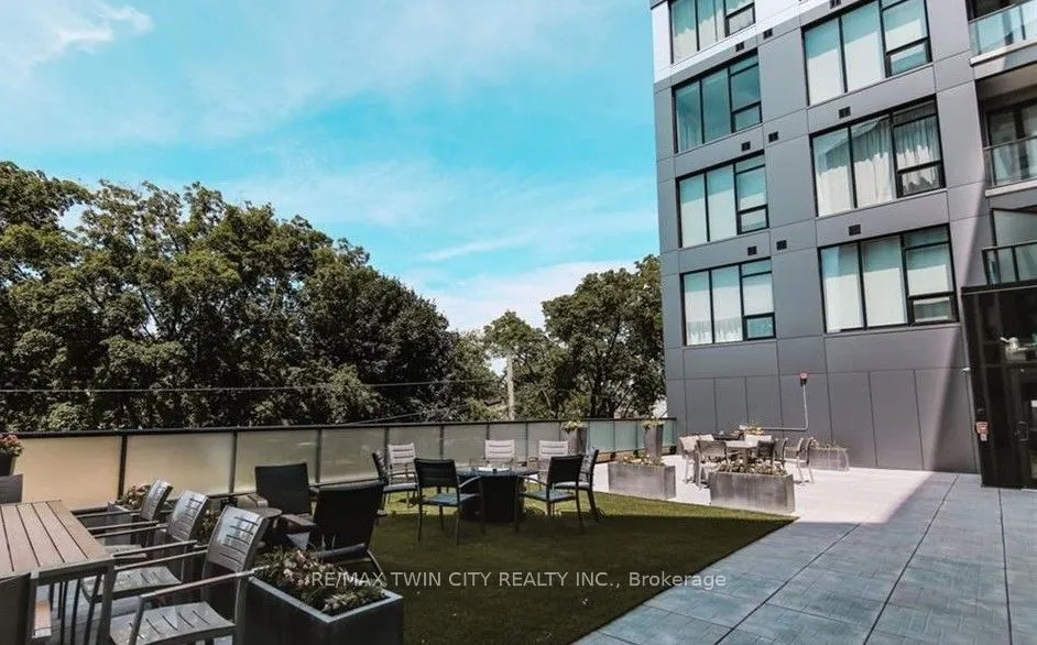 690 King Street W #214