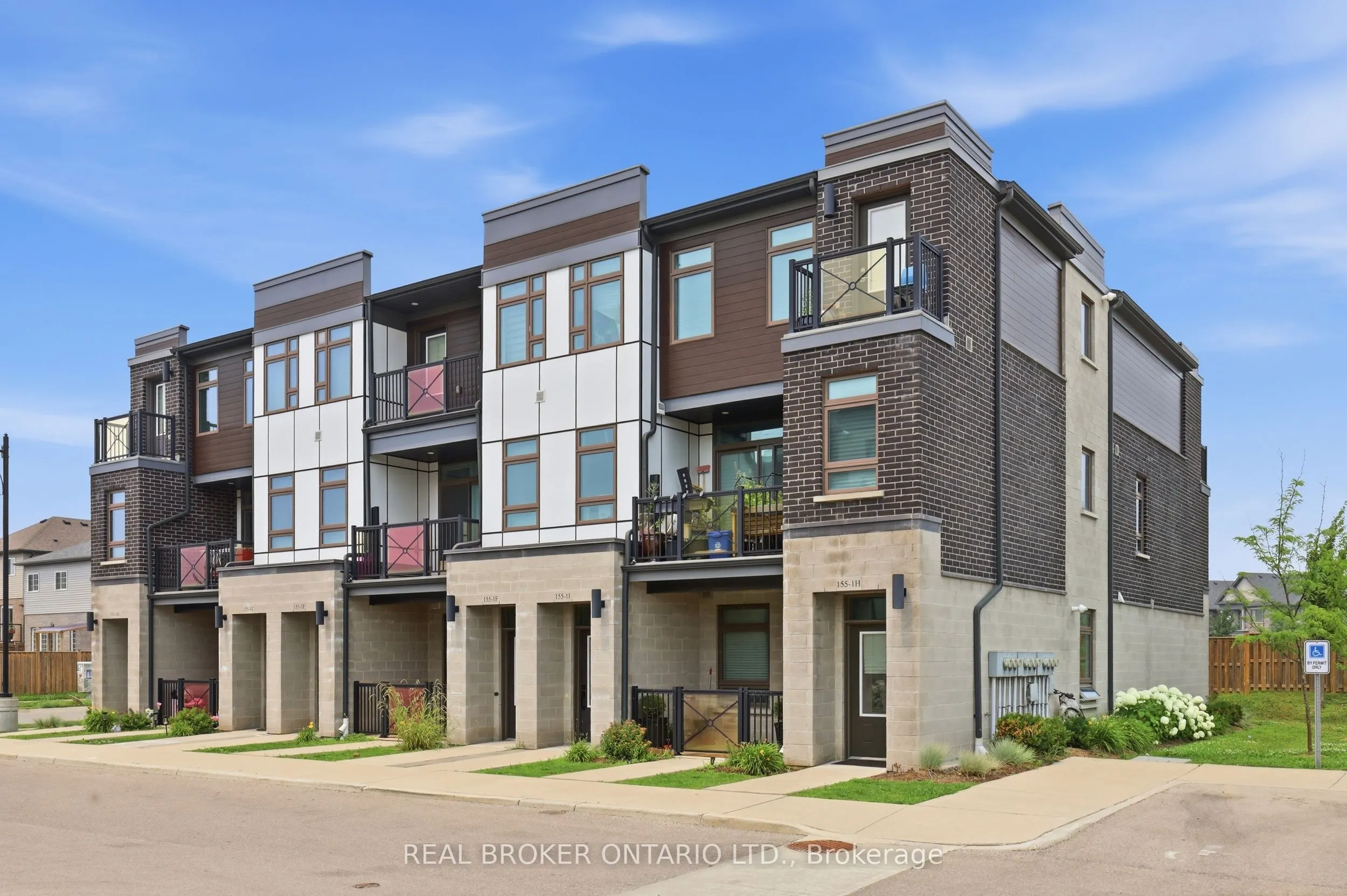 155 Thomas Slee Drive S #1 G