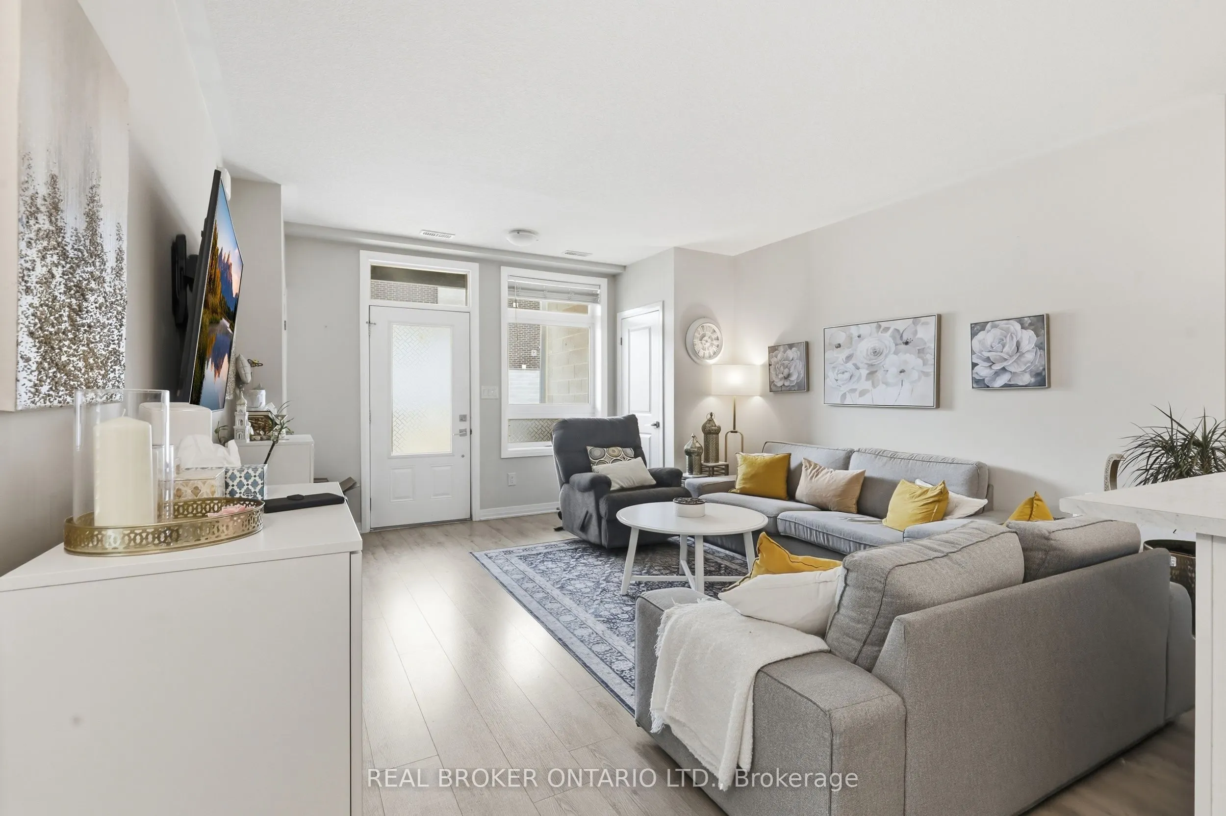 155 Thomas Slee Drive S #1 G