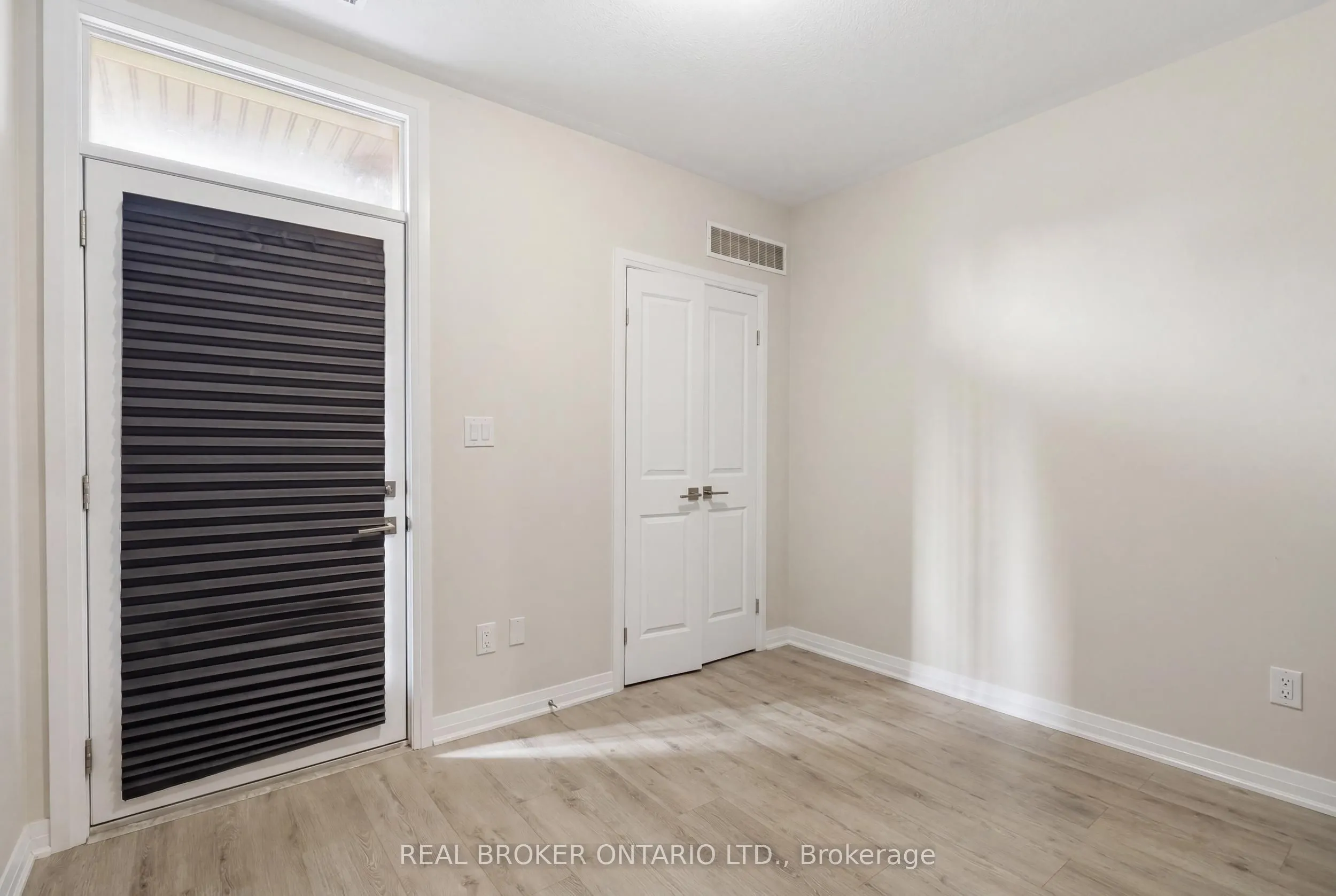 155 Thomas Slee Drive S #1 G