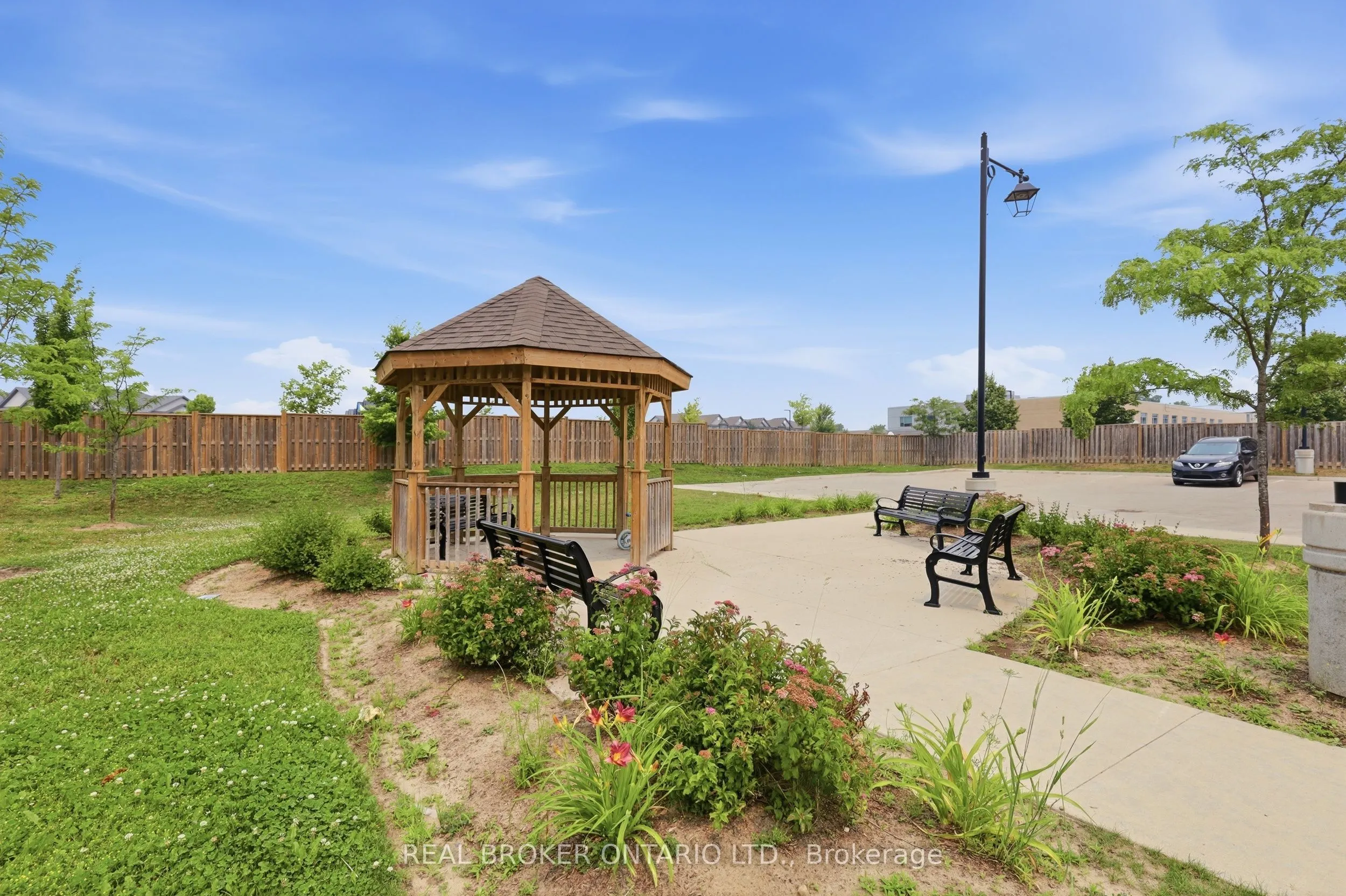 155 Thomas Slee Drive S #1 G