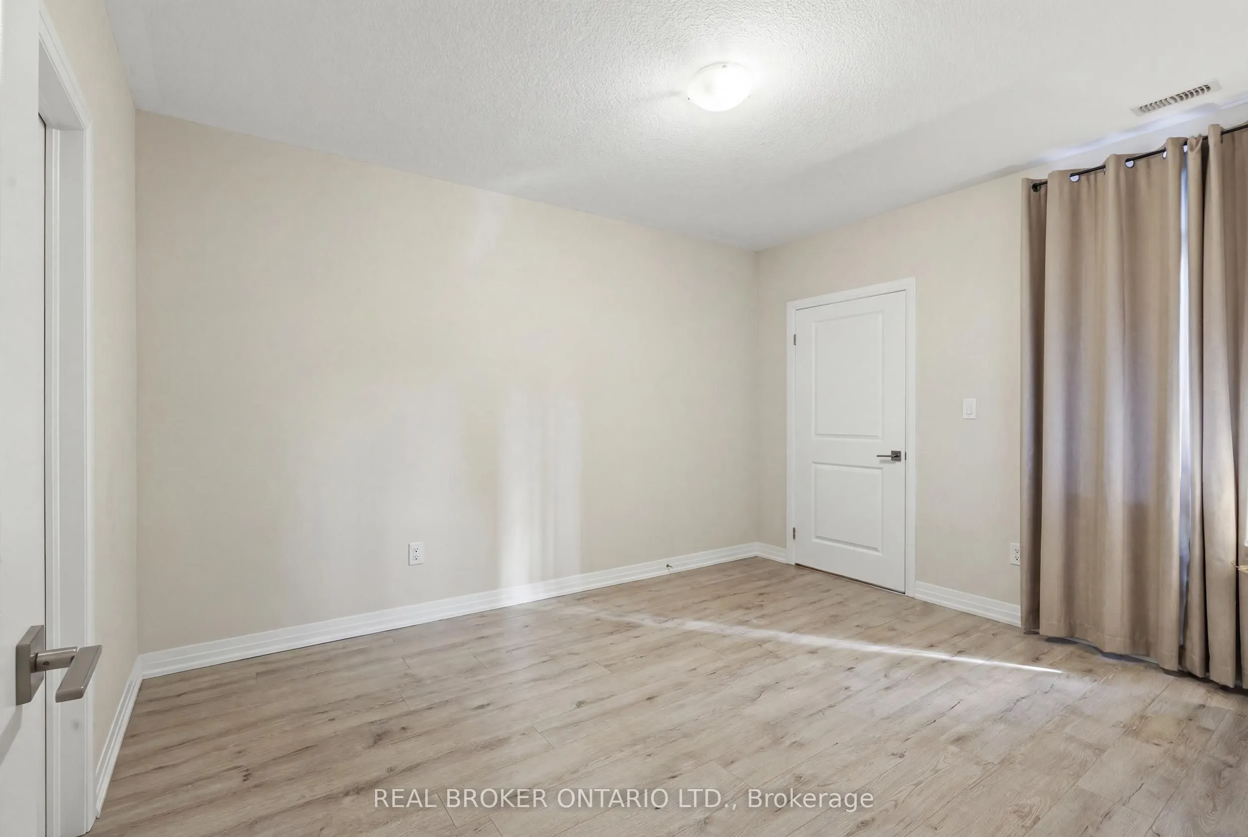 155 Thomas Slee Drive S #1 G