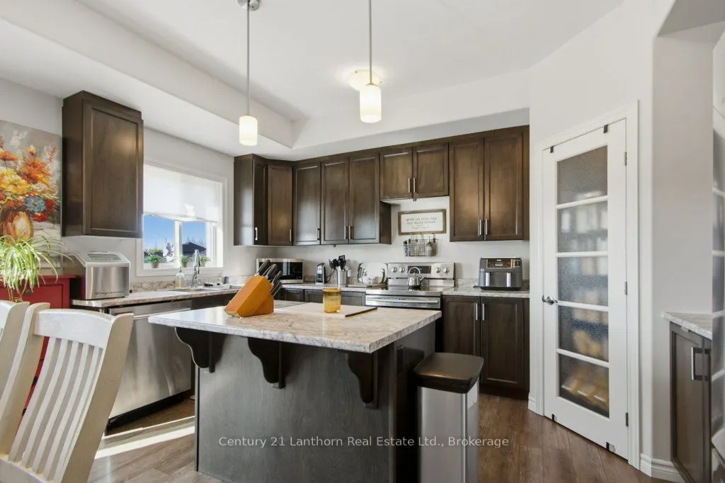 7 Cottonwood Drive