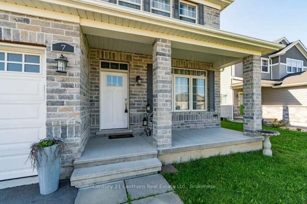 7 Cottonwood Drive