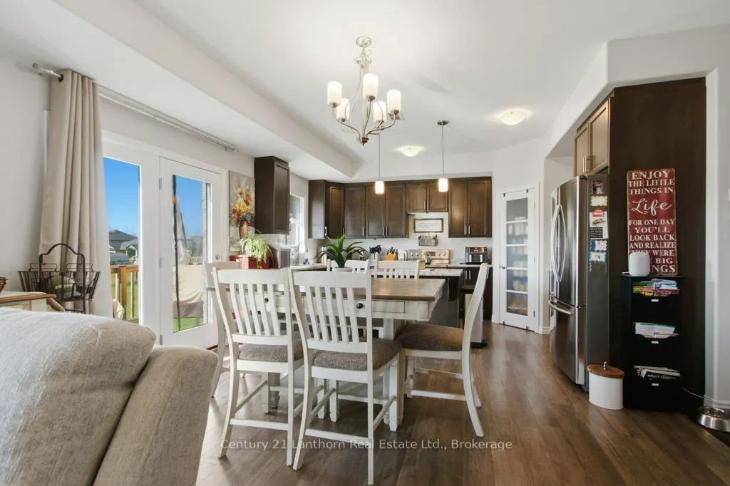 7 Cottonwood Drive
