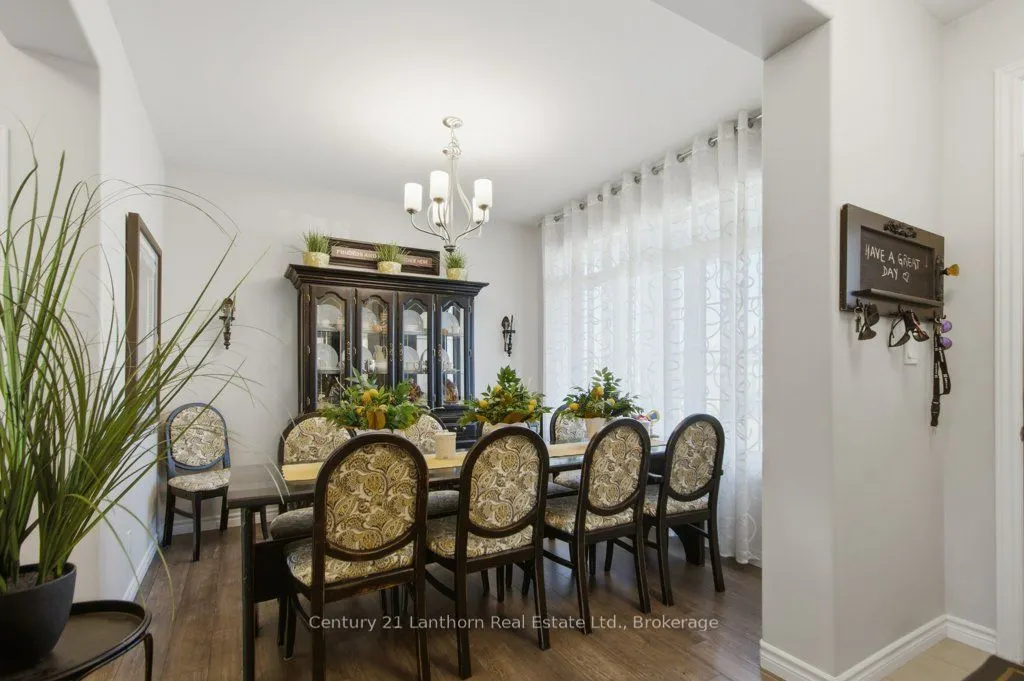 7 Cottonwood Drive
