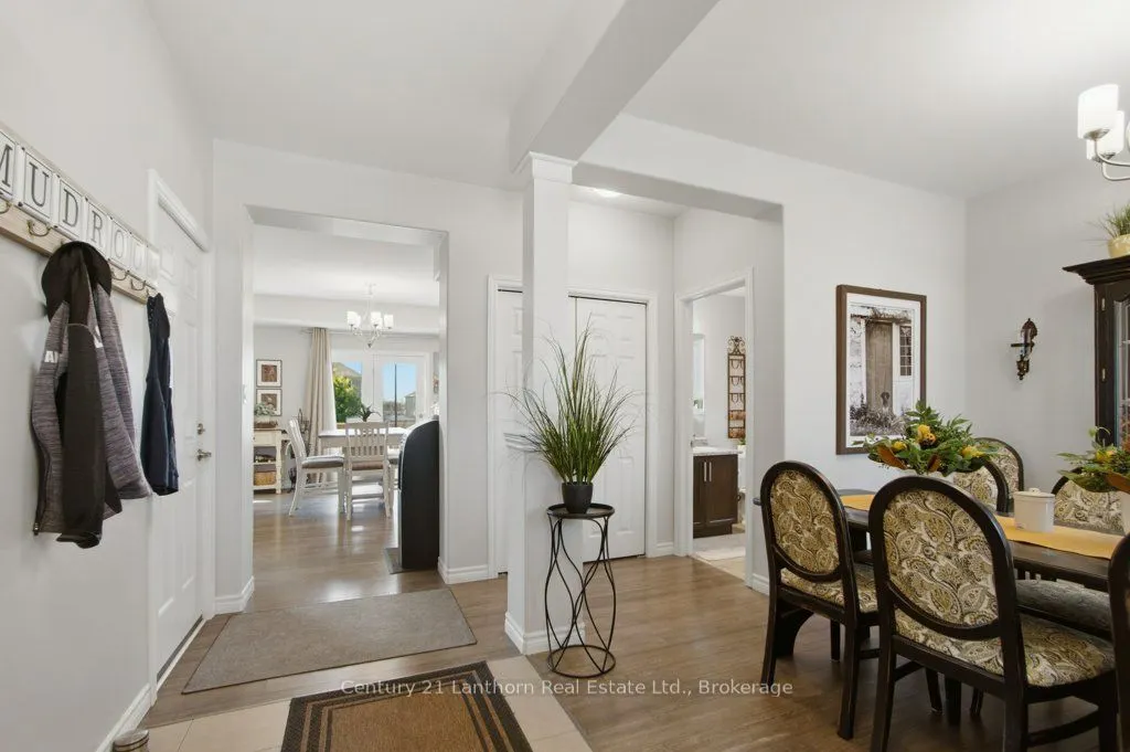 7 Cottonwood Drive