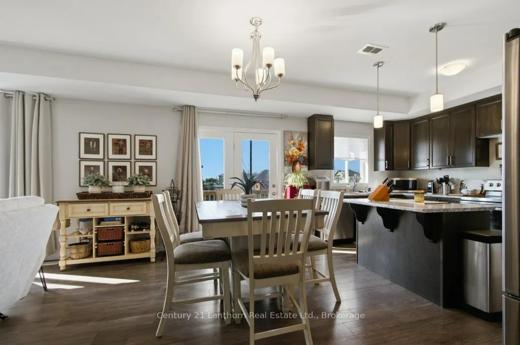 7 Cottonwood Drive