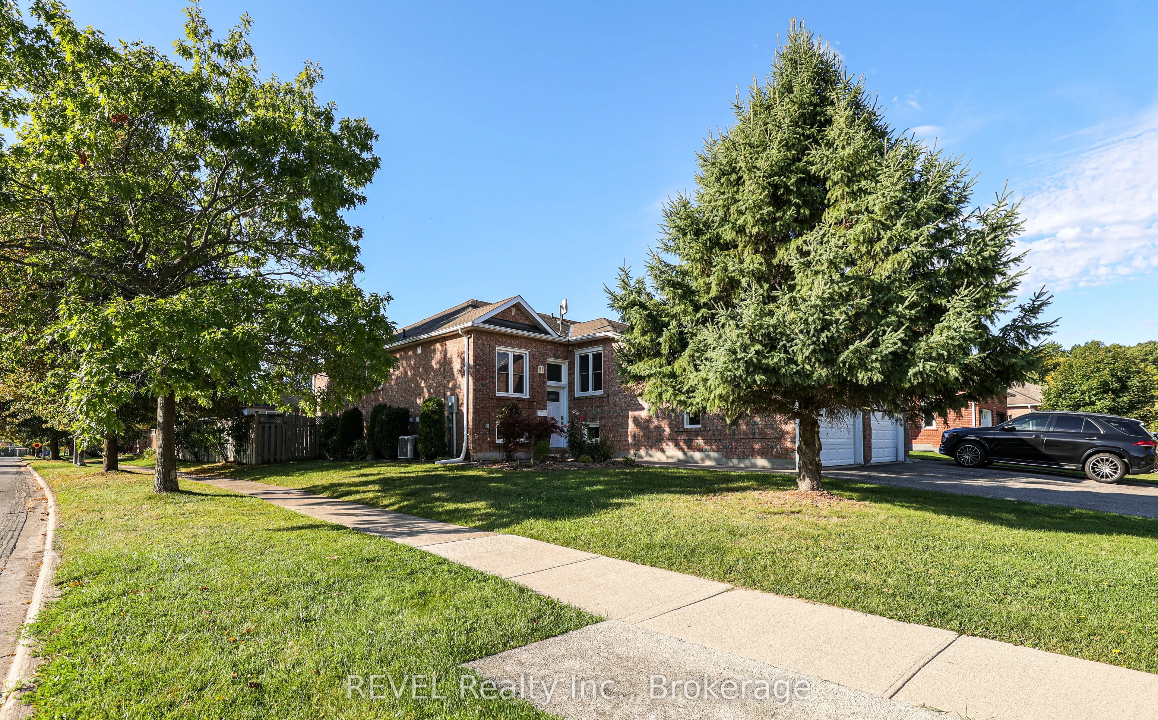 3 Jackson Court W
