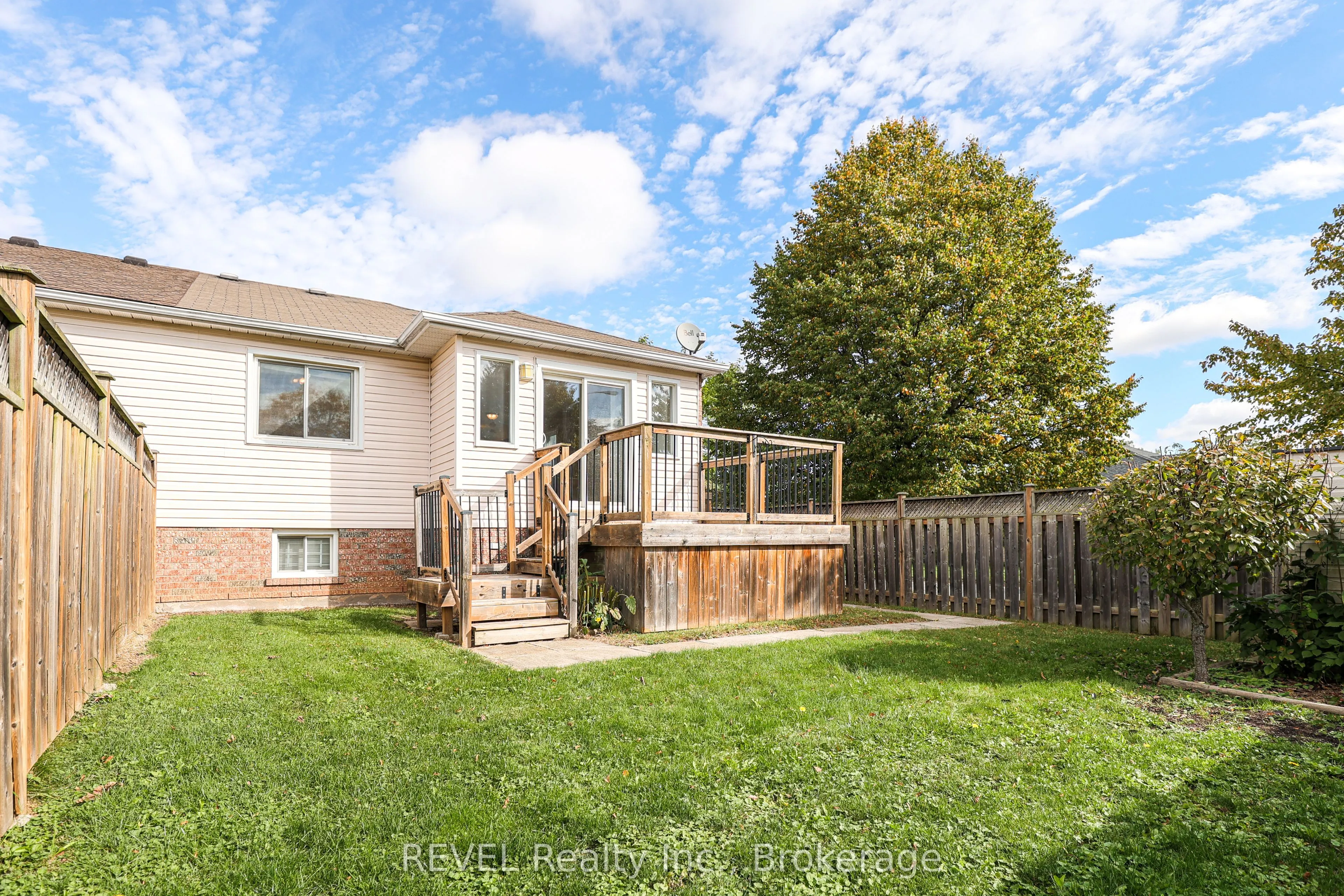 3 Jackson Court W