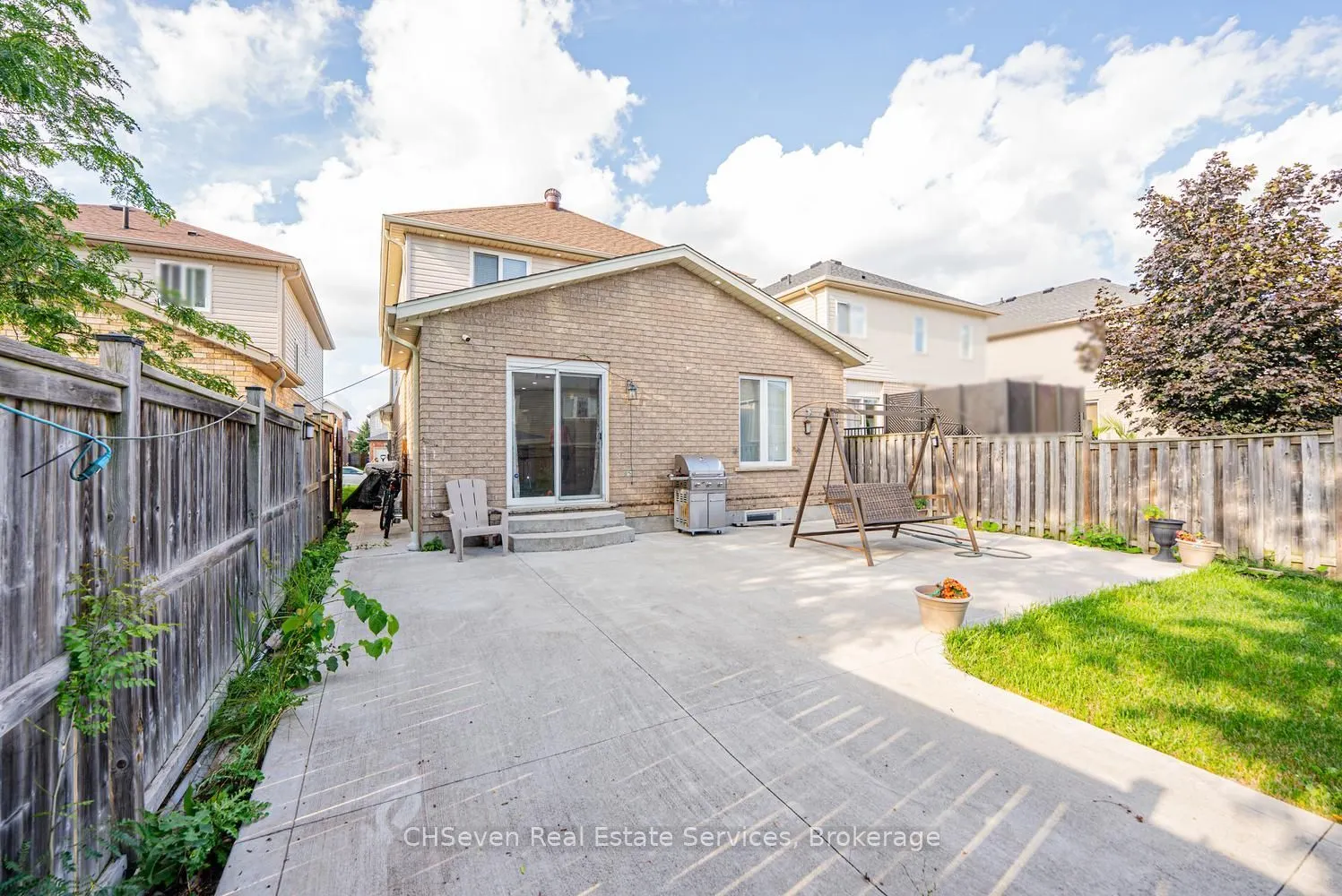 373 Thomas Slee Drive