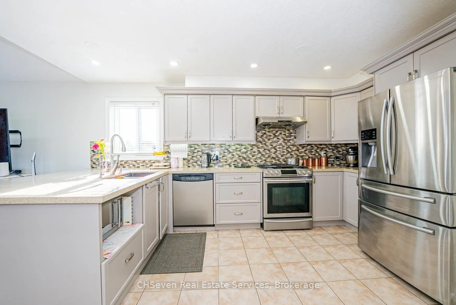 373 Thomas Slee Drive