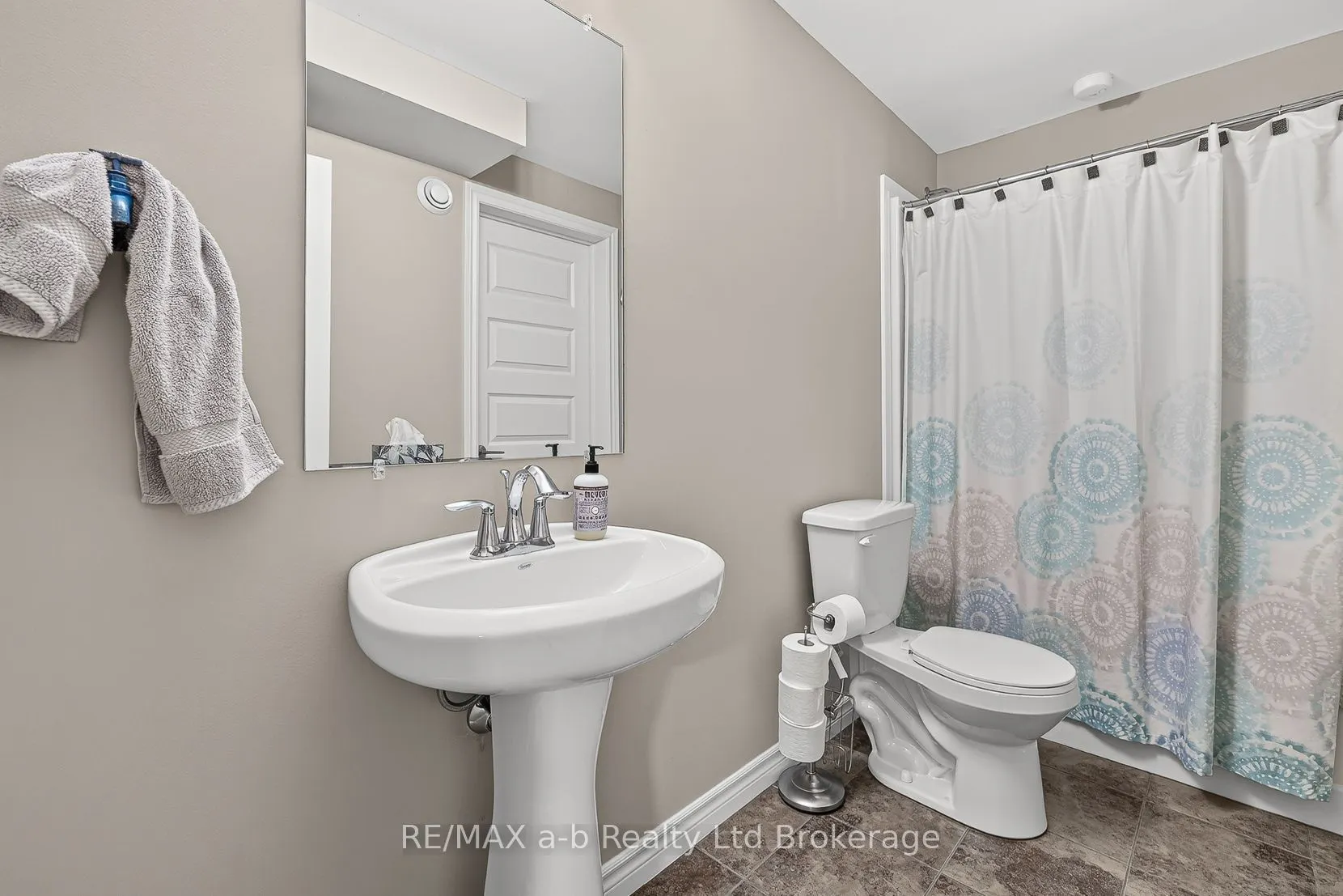 175 INGERSOLL Street N #9