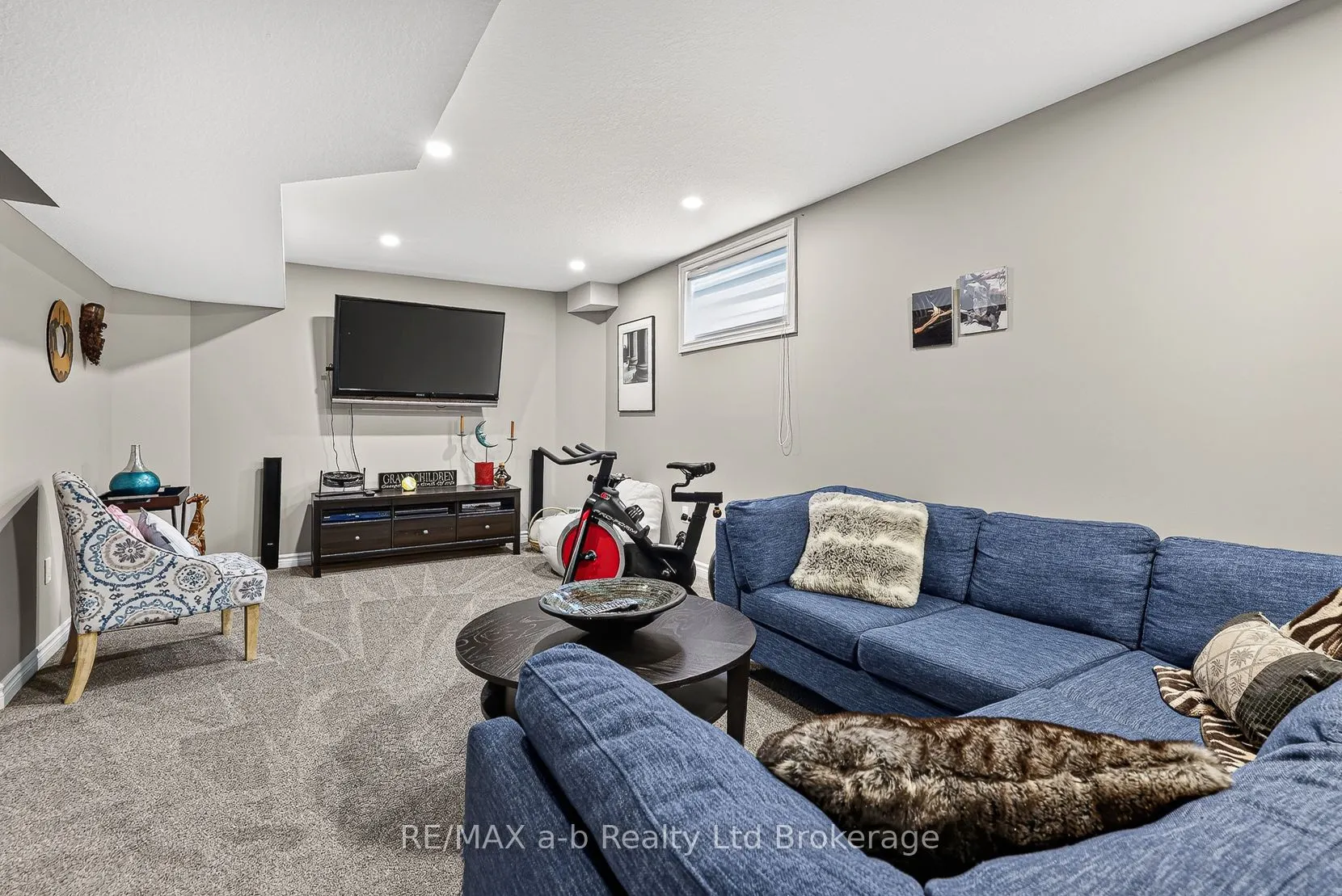 175 INGERSOLL Street N #9