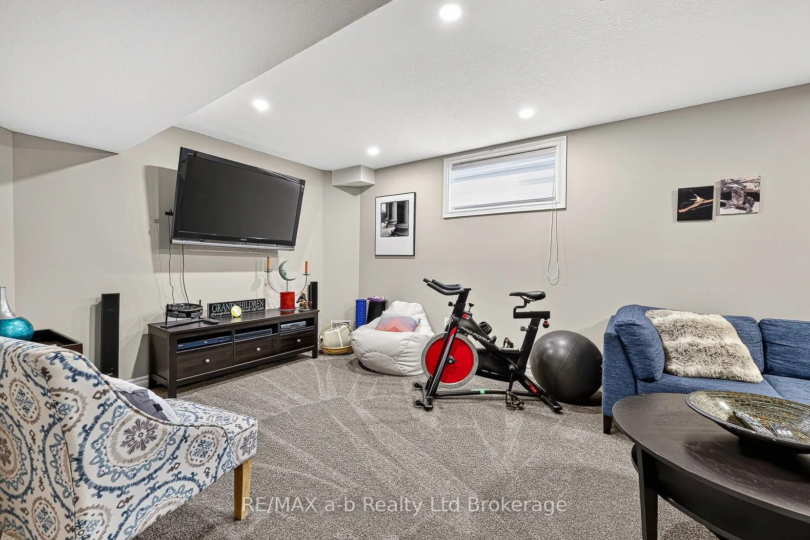 175 INGERSOLL Street N #9