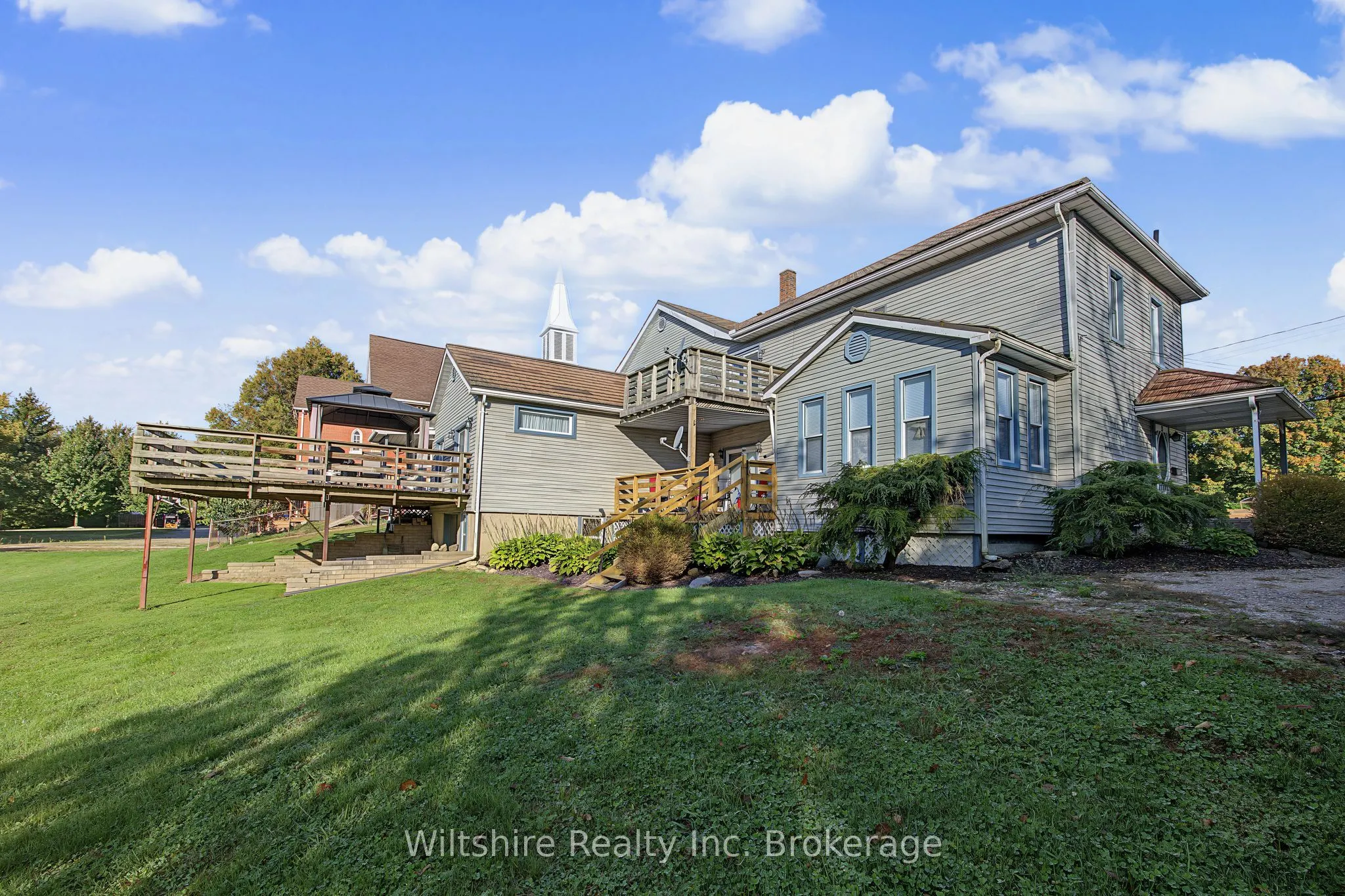 407 Main Street E