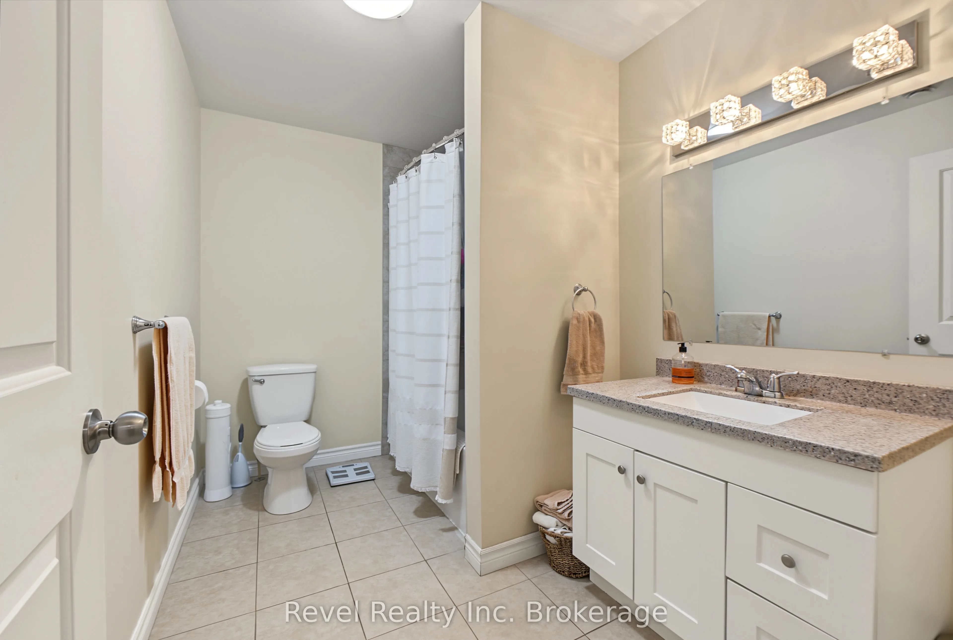 373 First Avenue E