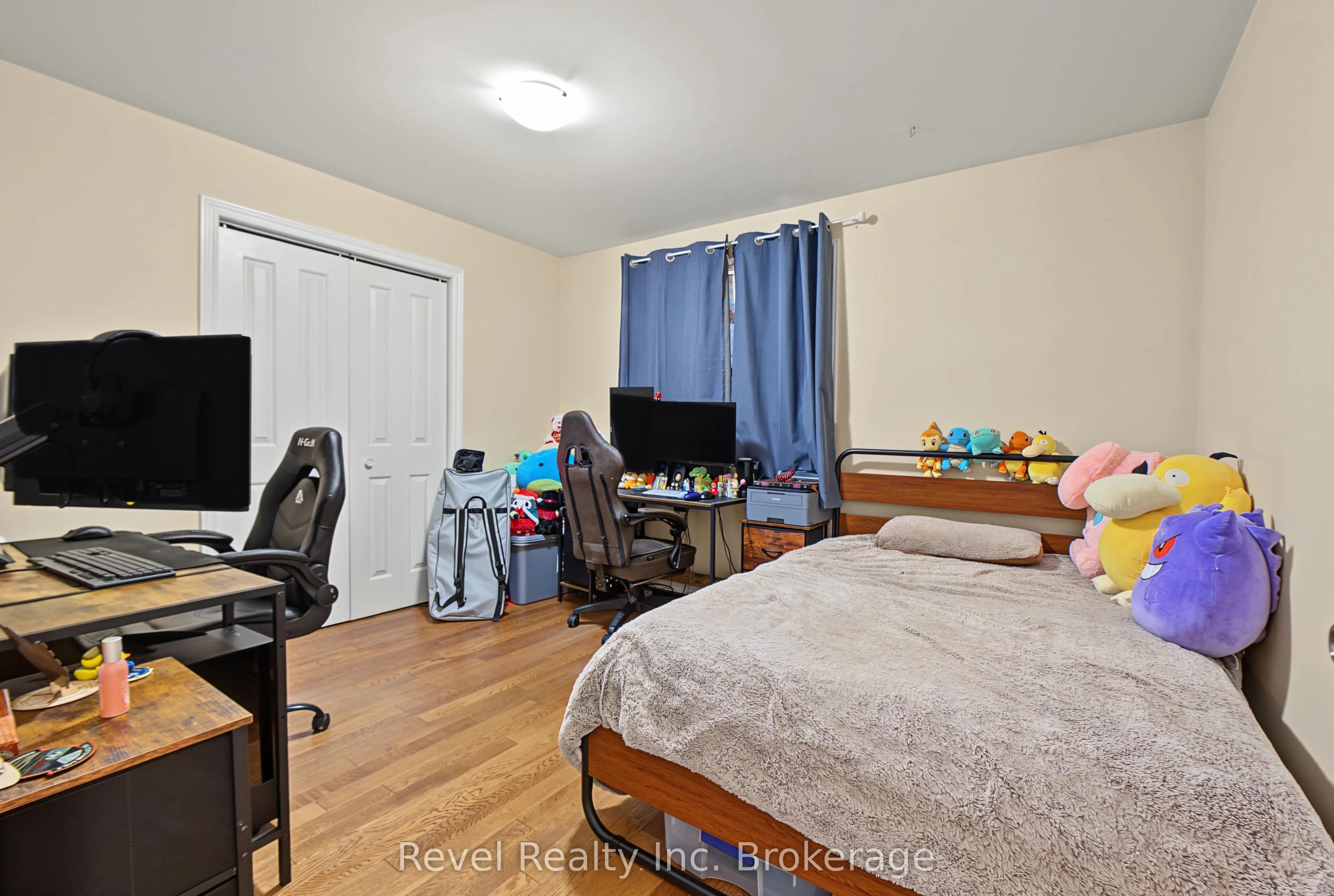 373 First Avenue E