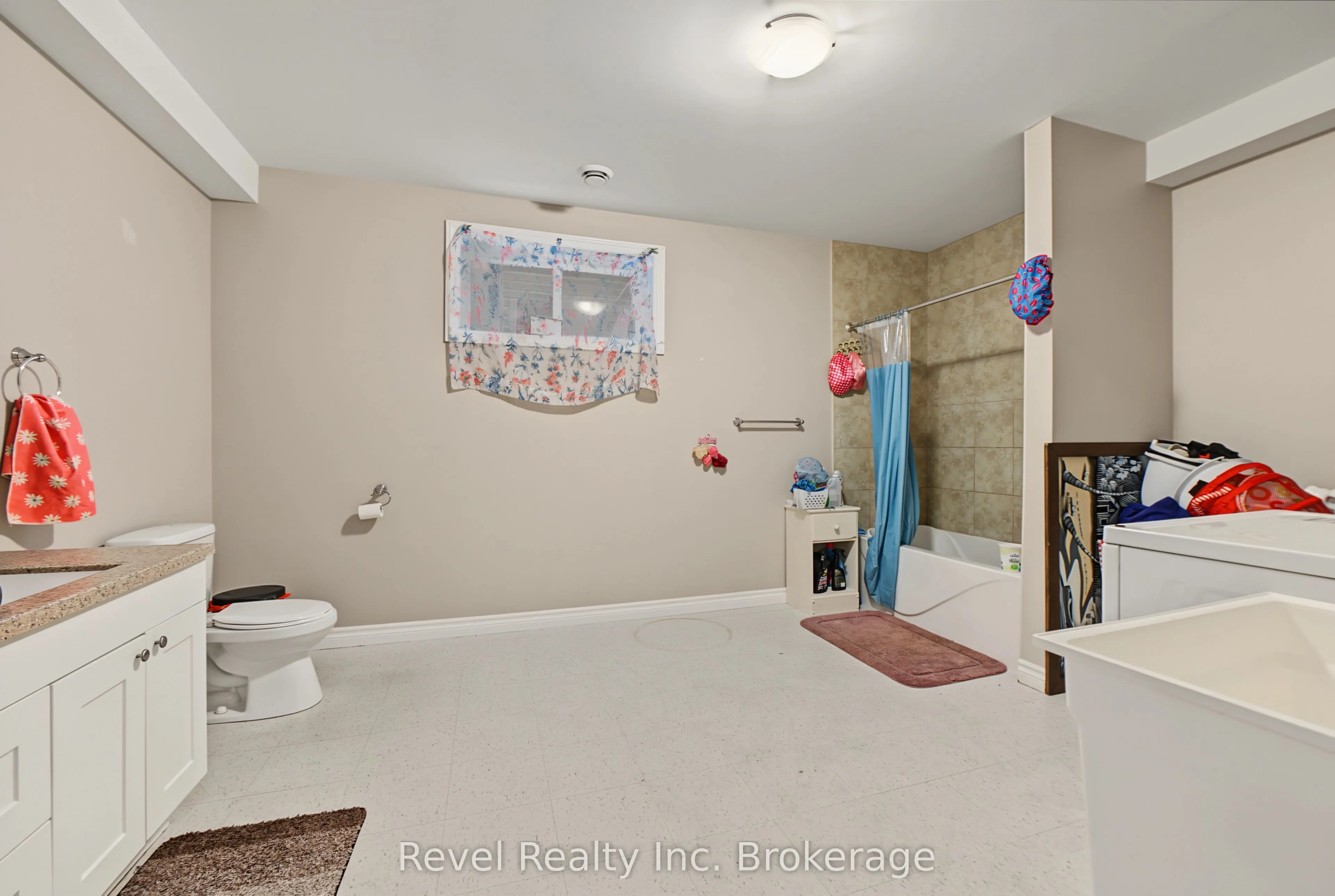 373 First Avenue E
