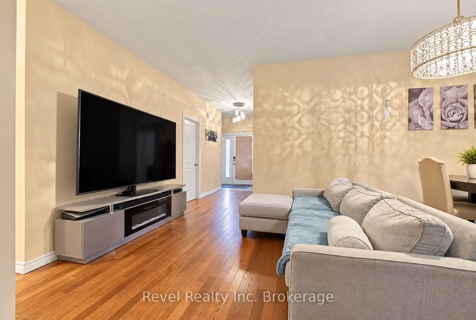 373 First Avenue E
