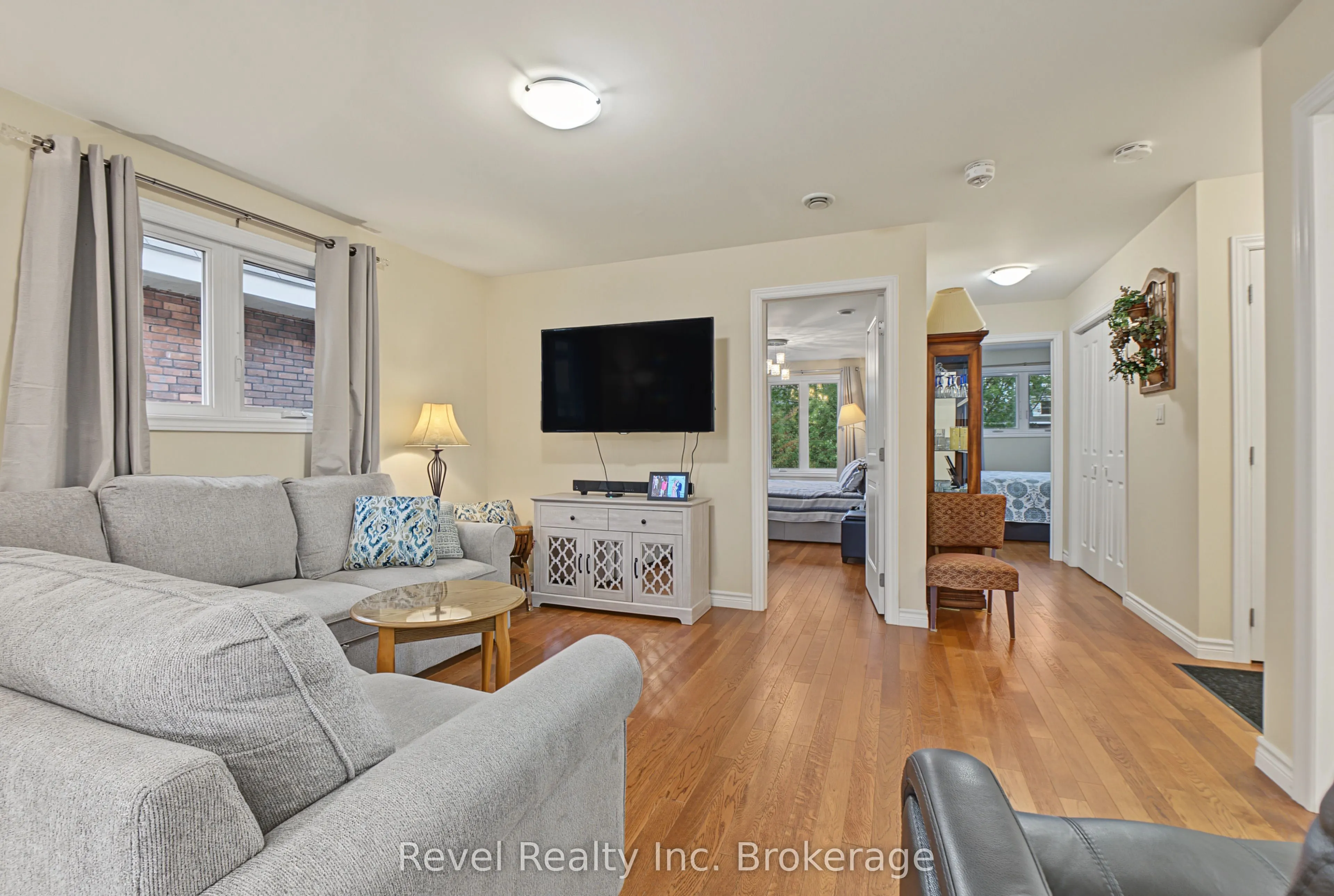373 First Avenue E
