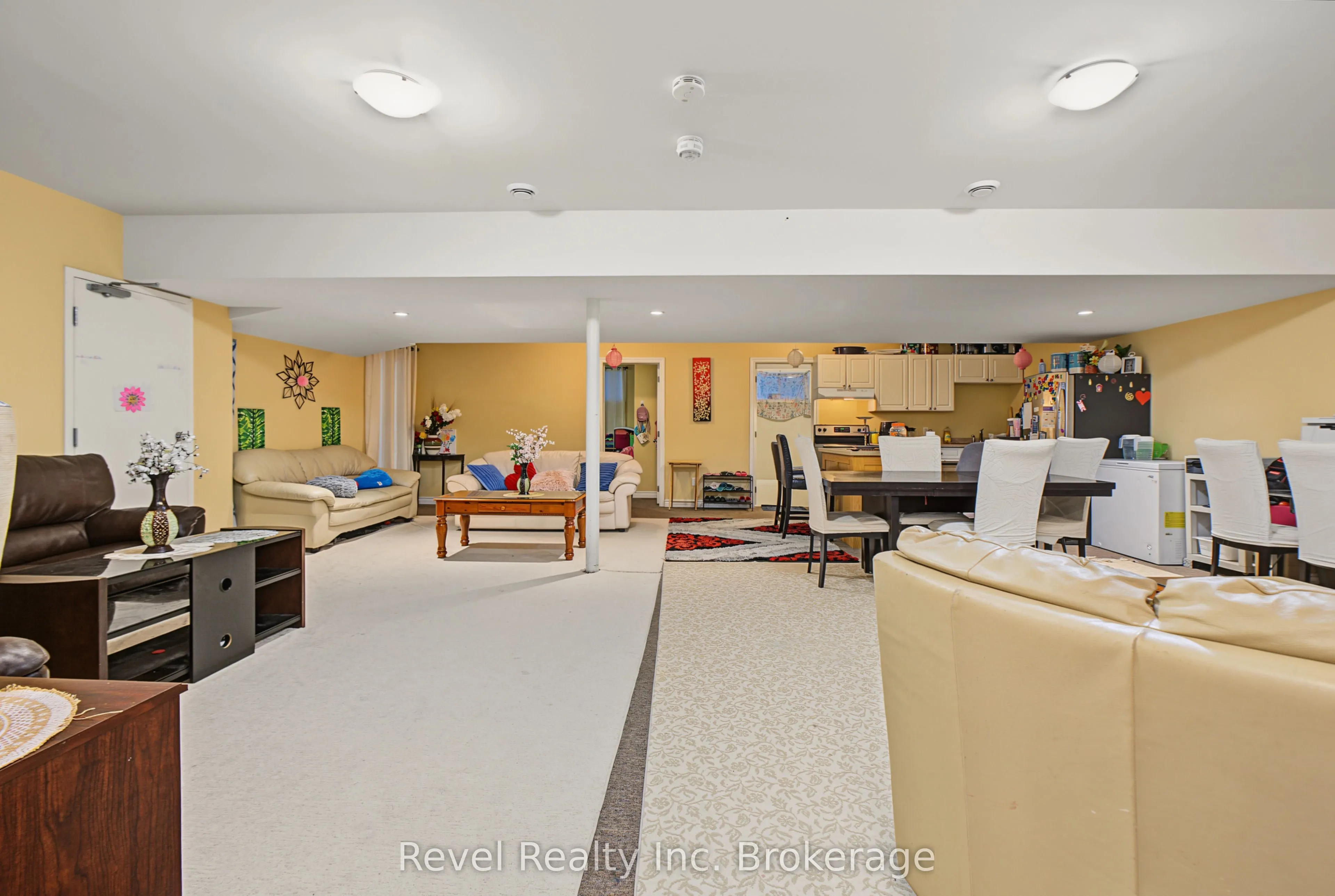373 First Avenue E