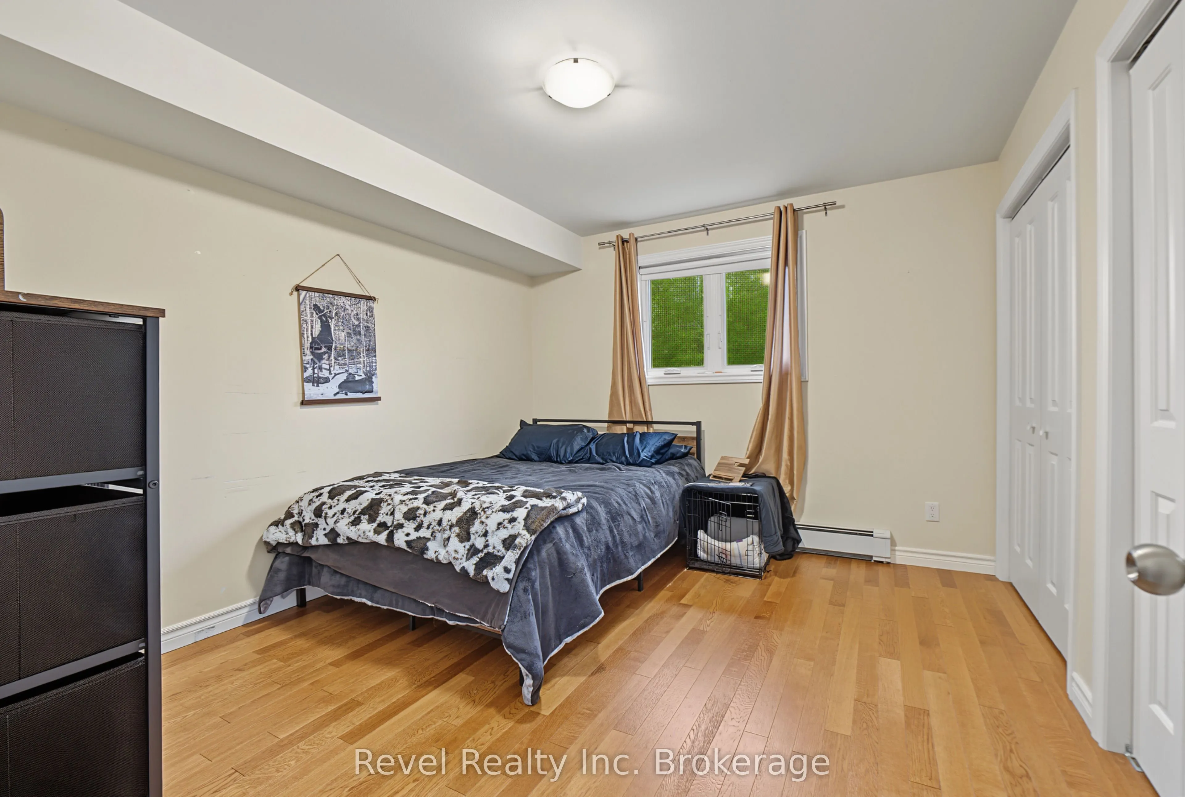 373 First Avenue E