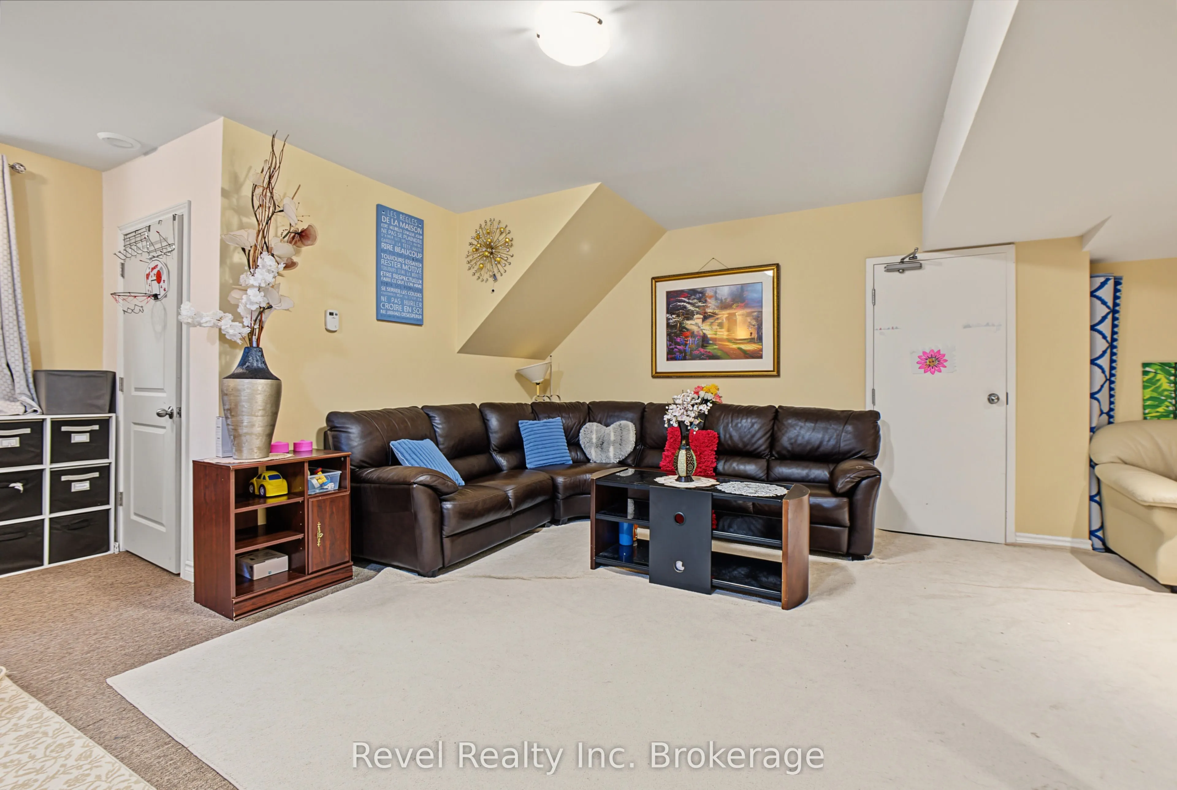 373 First Avenue E