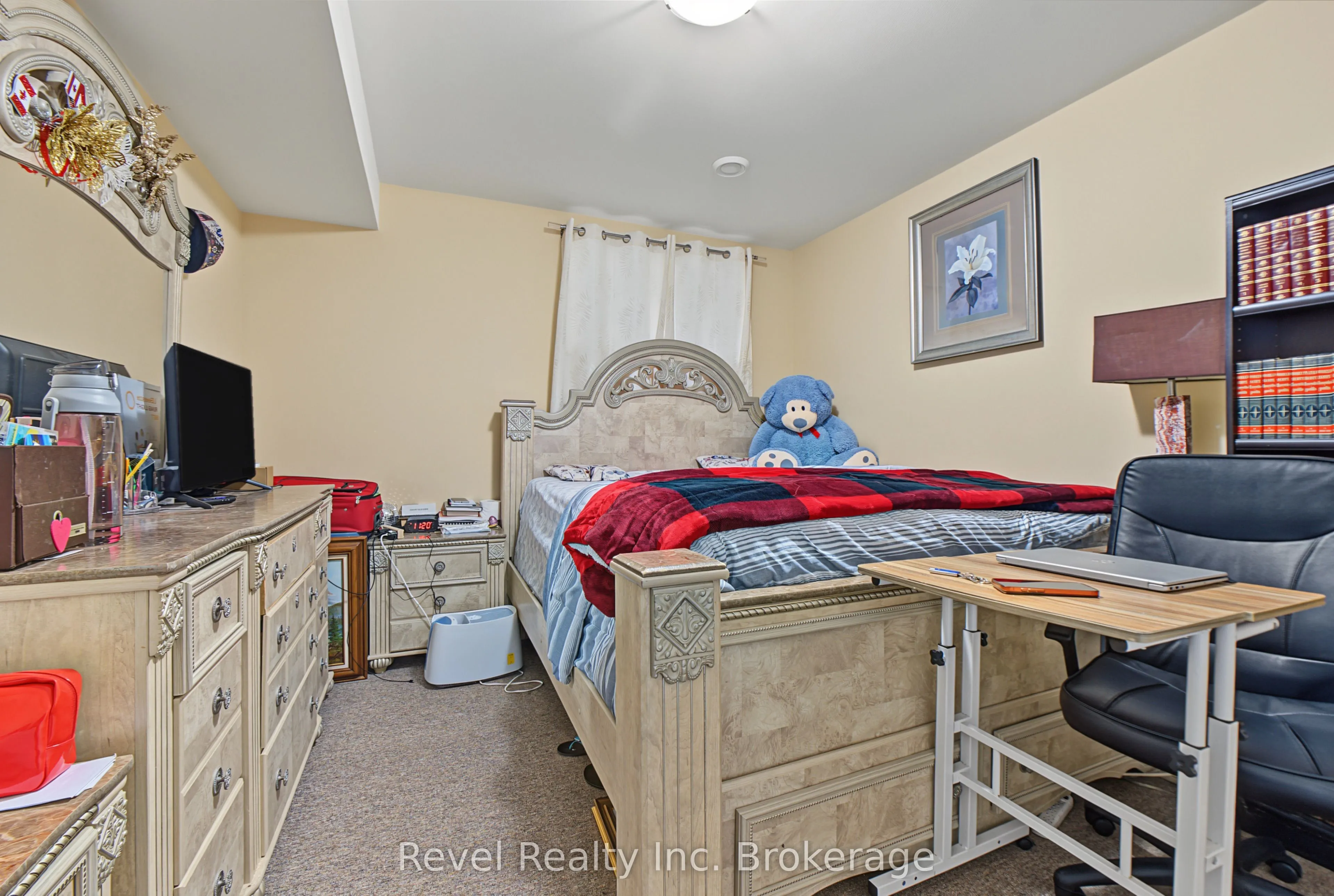 373 First Avenue E