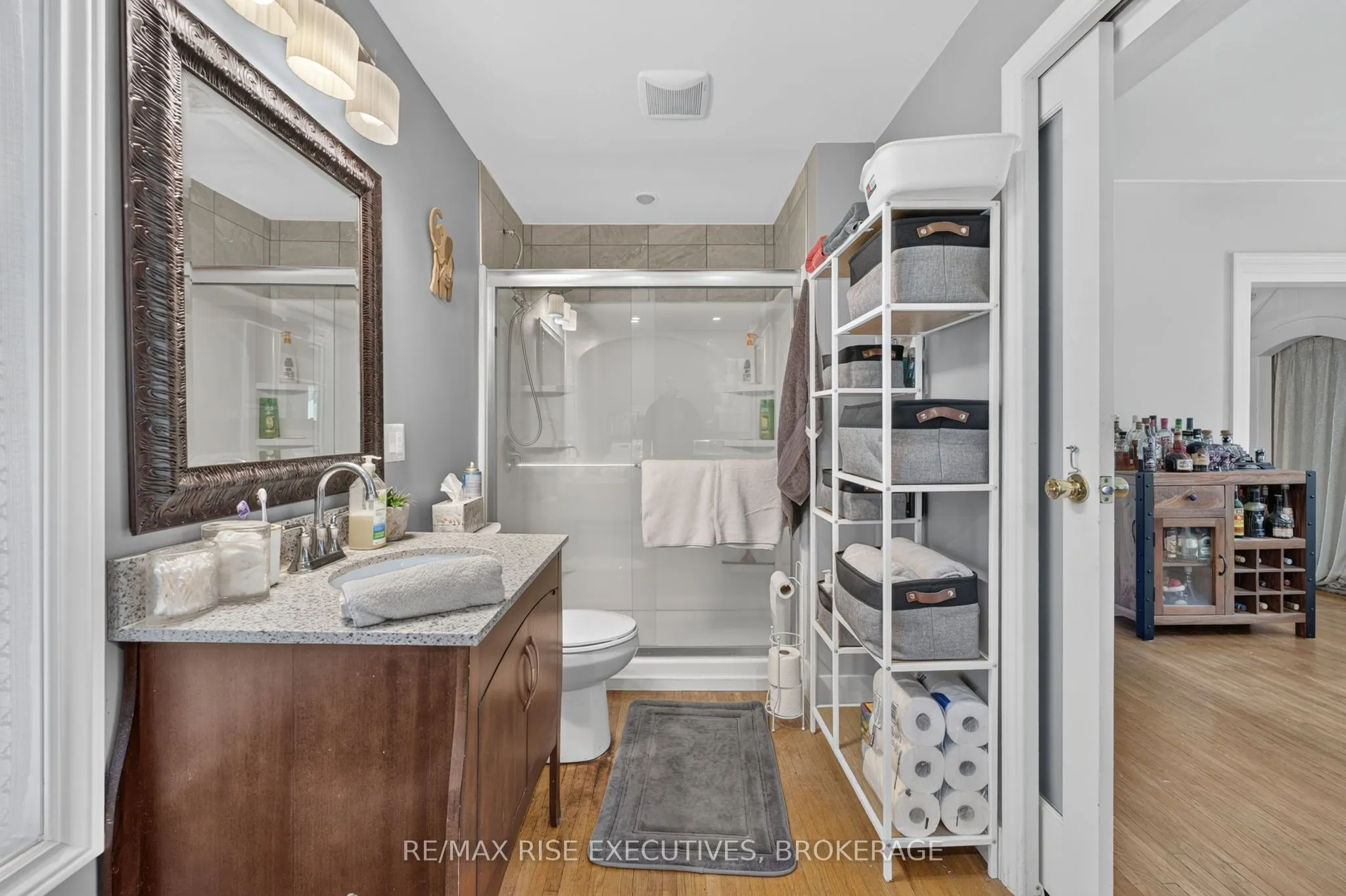 186 Bridge Street W