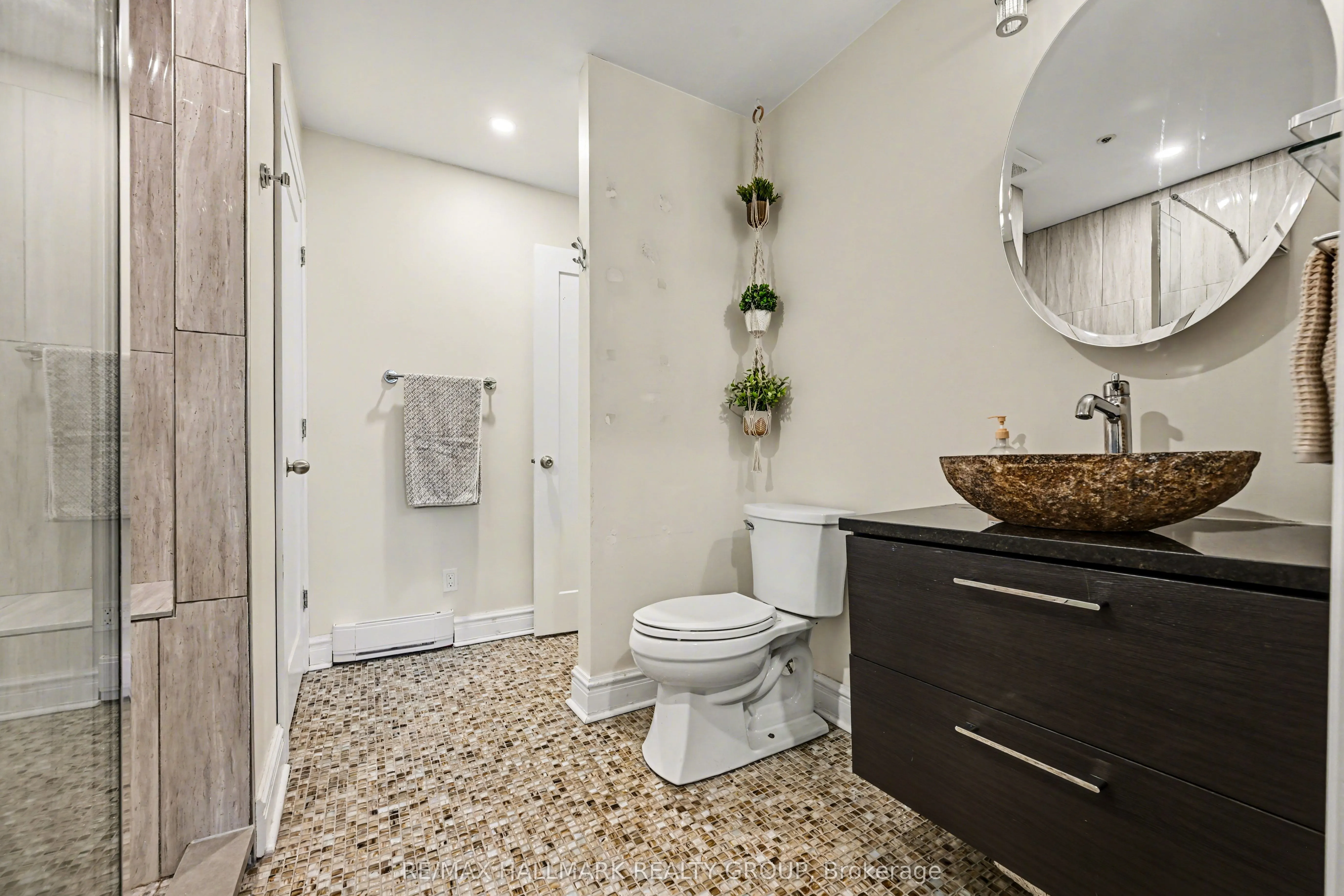 1 Rosamond Street E #206