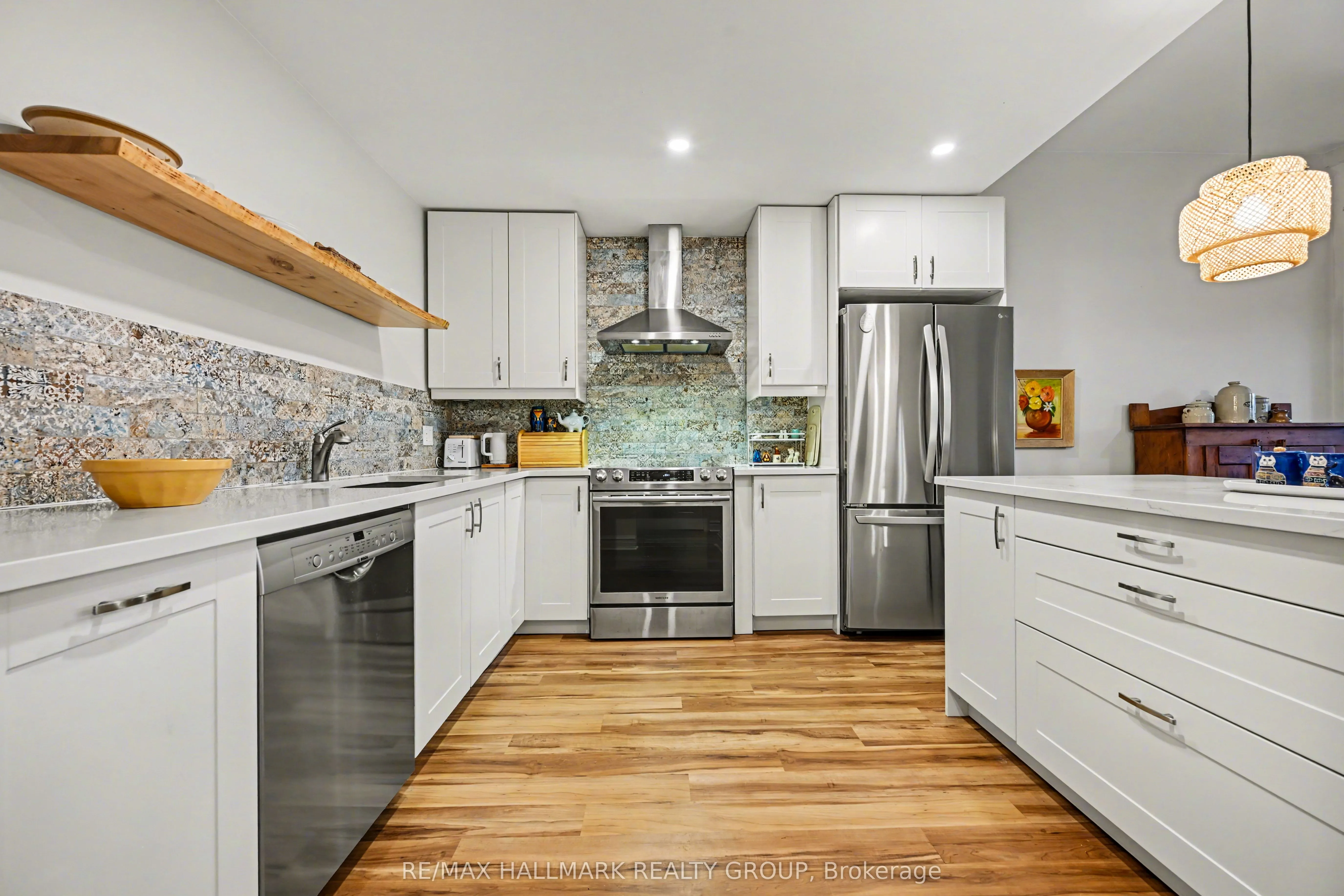 1 Rosamond Street E #206