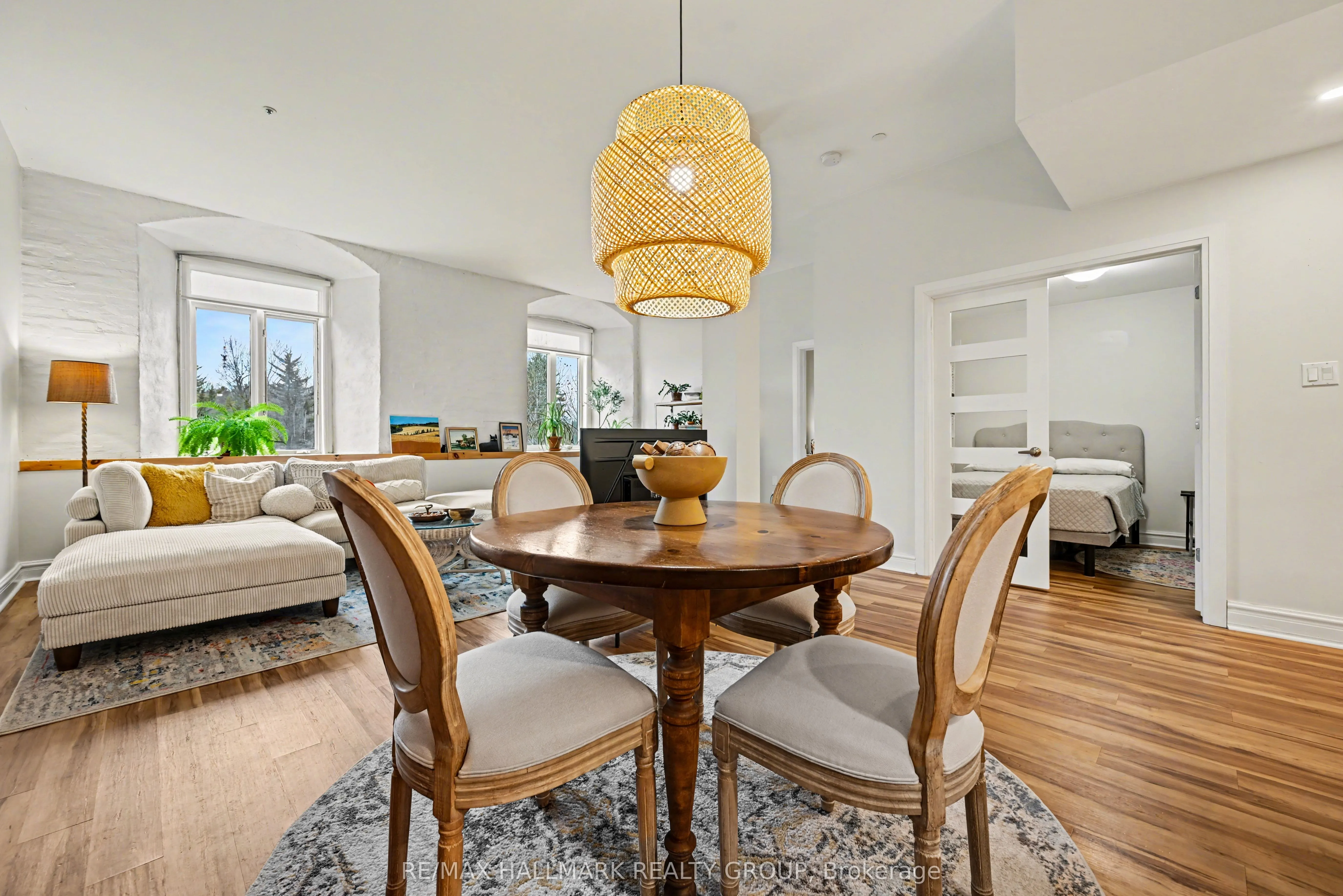 1 Rosamond Street E #206