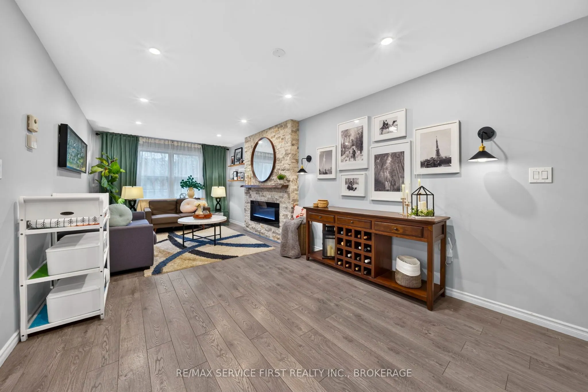 1362 Thornwood Crescent