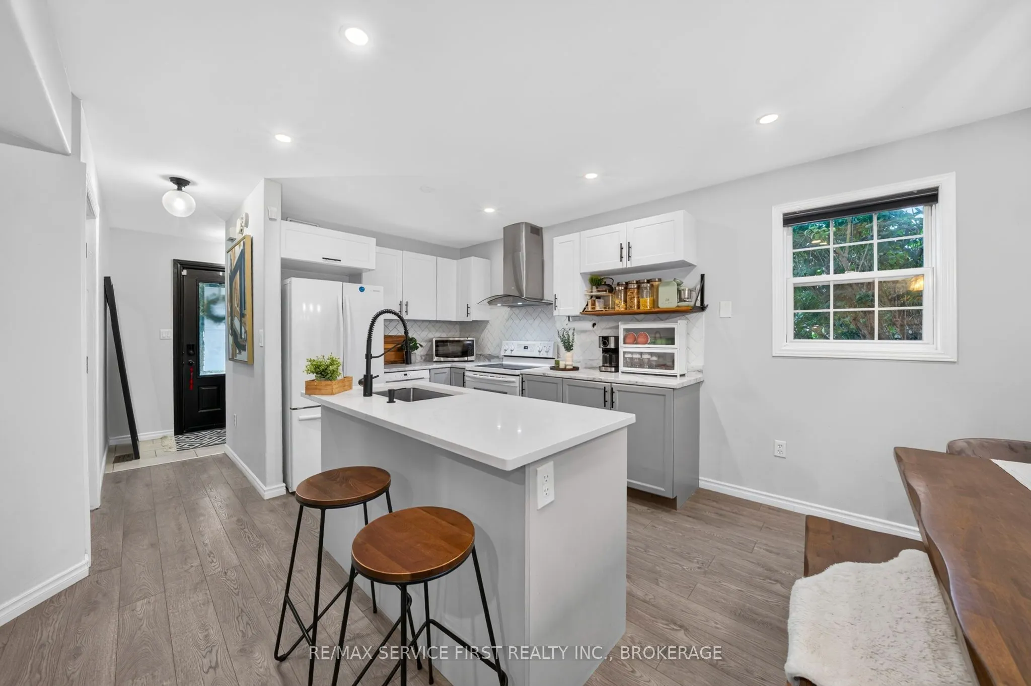 1362 Thornwood Crescent