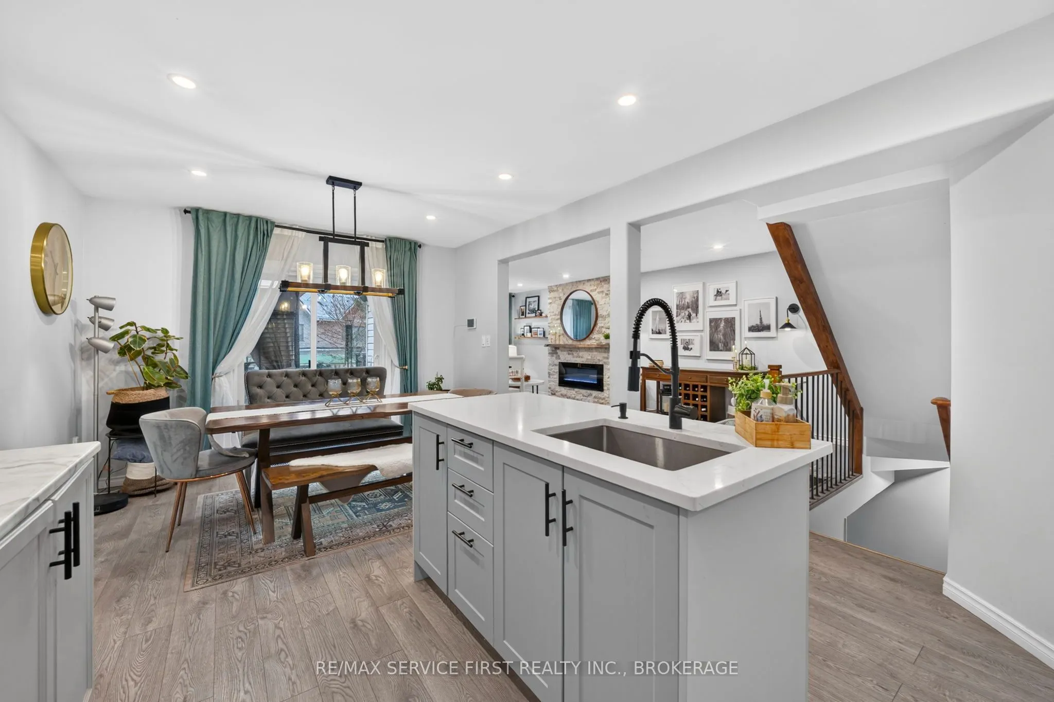 1362 Thornwood Crescent