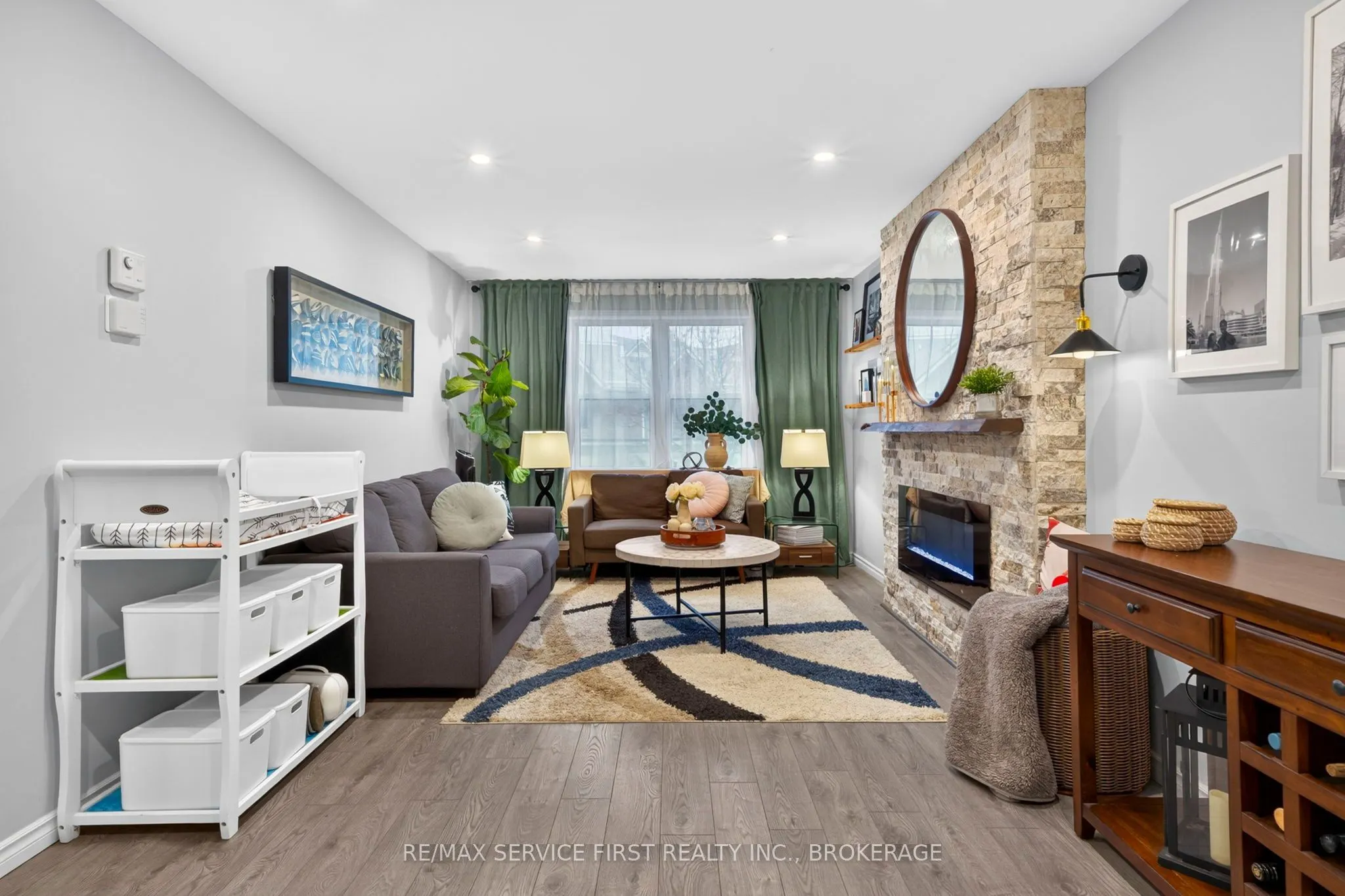 1362 Thornwood Crescent