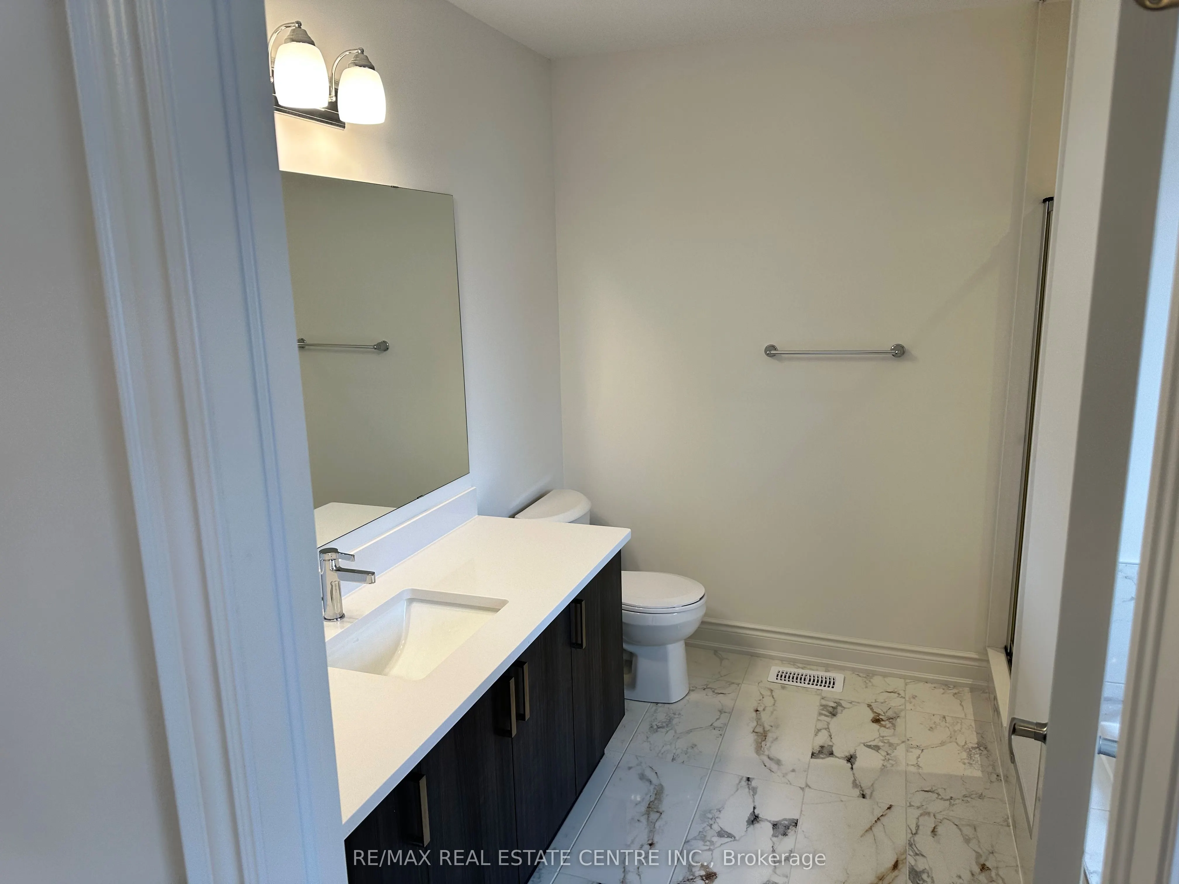 214 Elliot Avenue W
