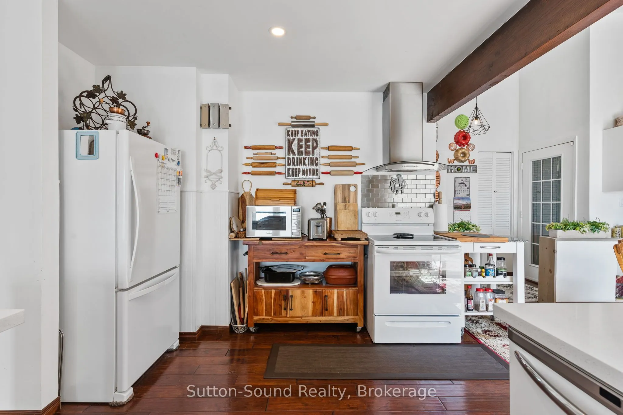 427 Balmy Beach Road