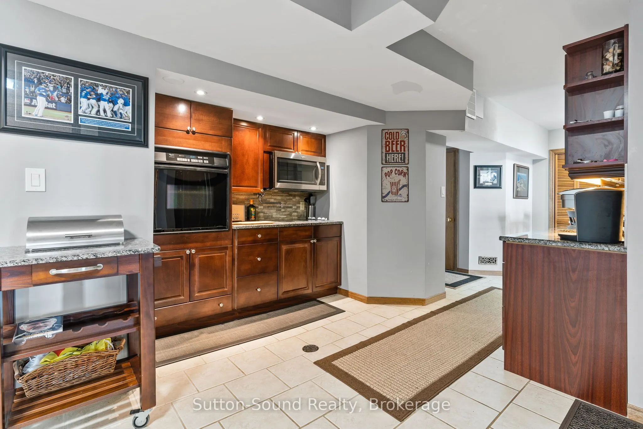 427 Balmy Beach Road