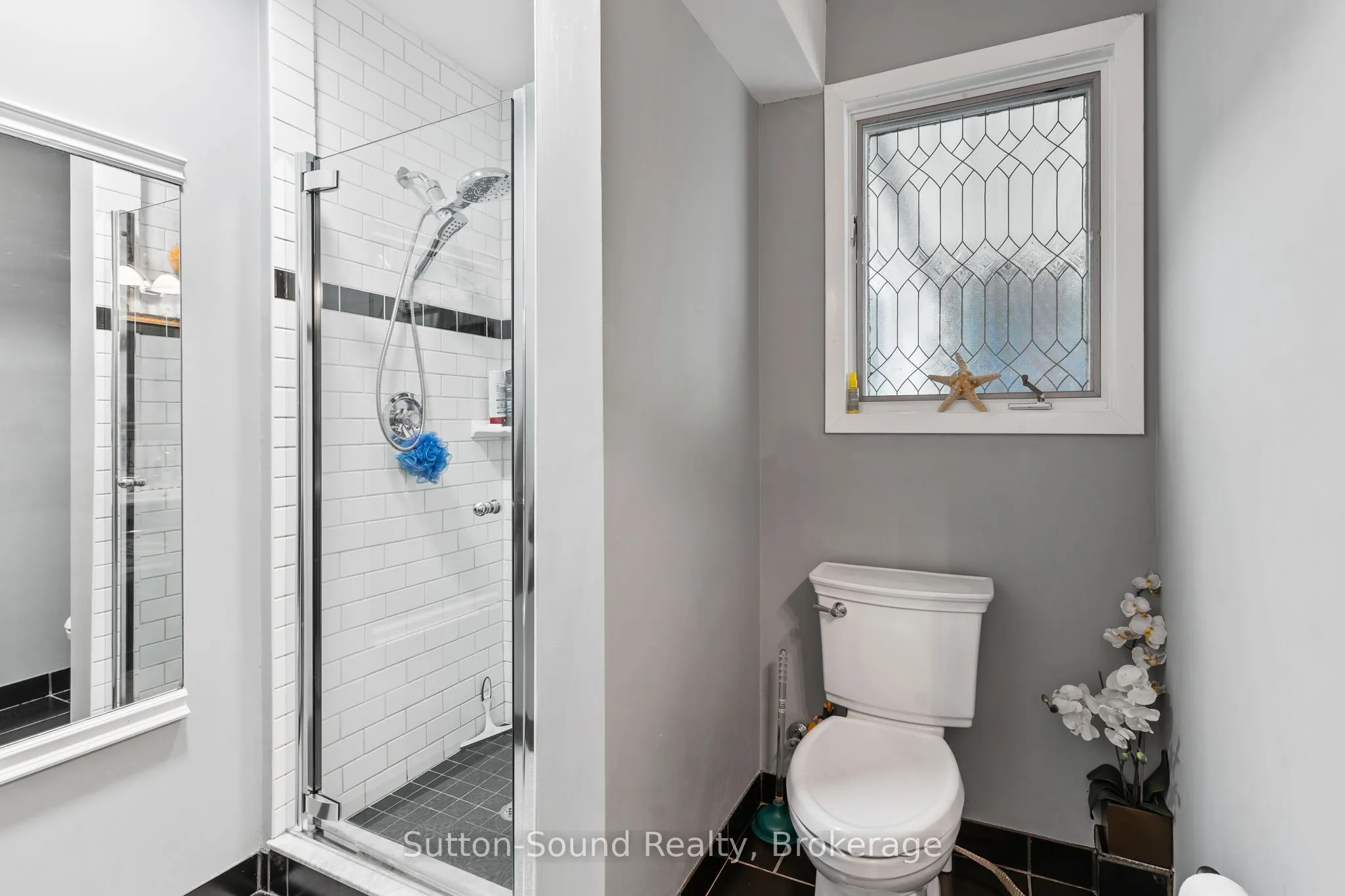 427 Balmy Beach Road