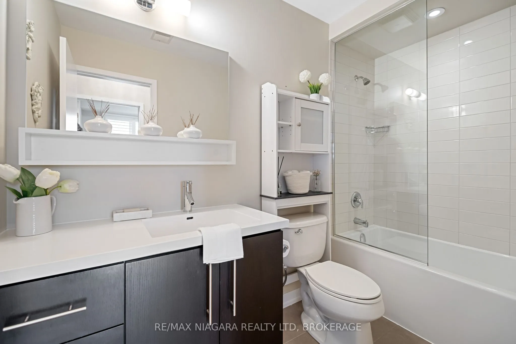 520 North Service Road #411
