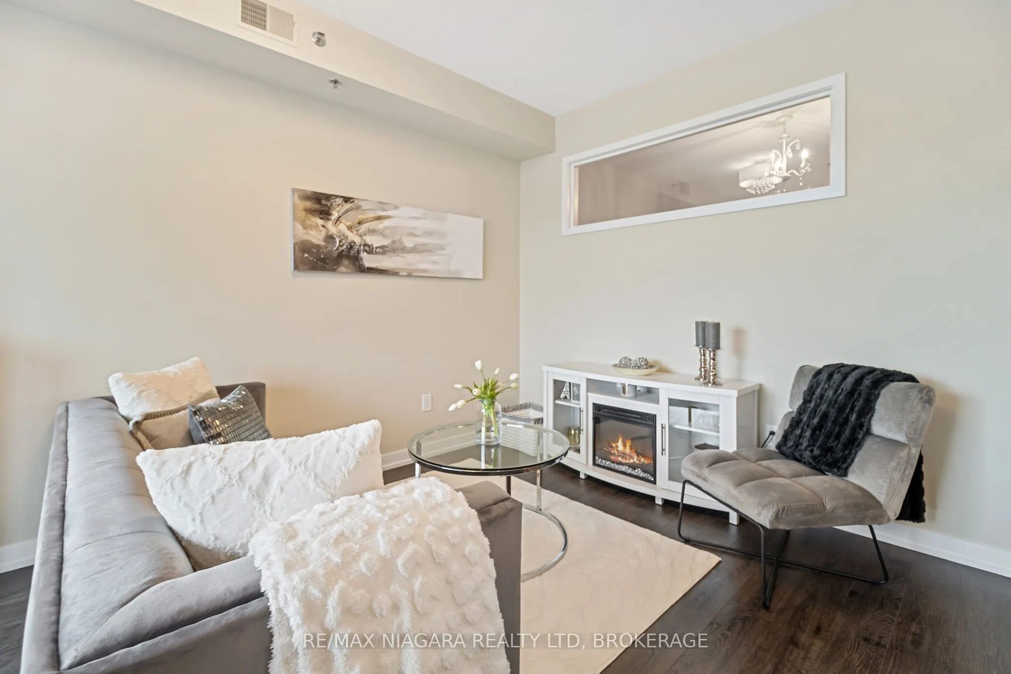 520 North Service Road #411