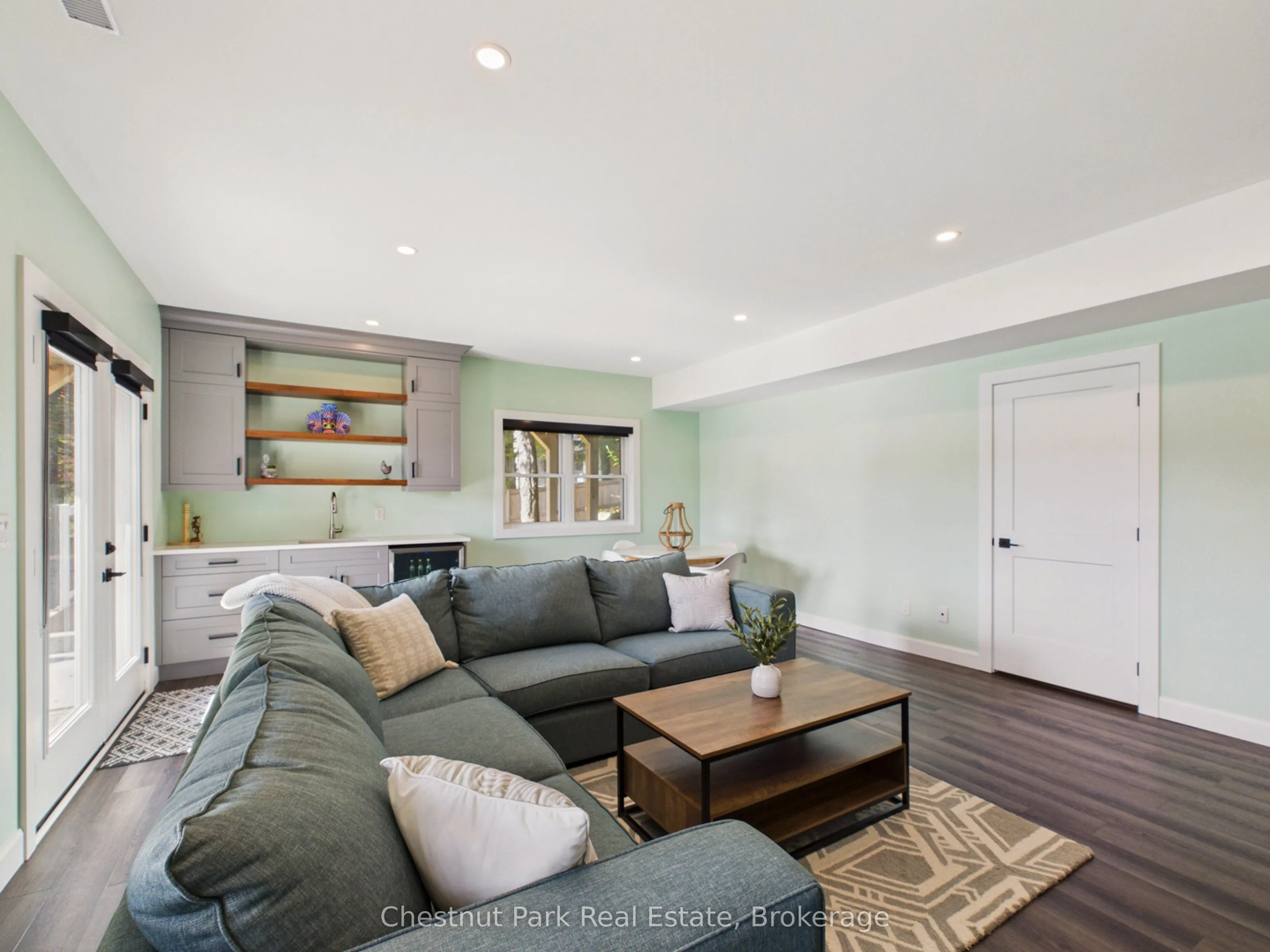 1252 Winders Bay Road