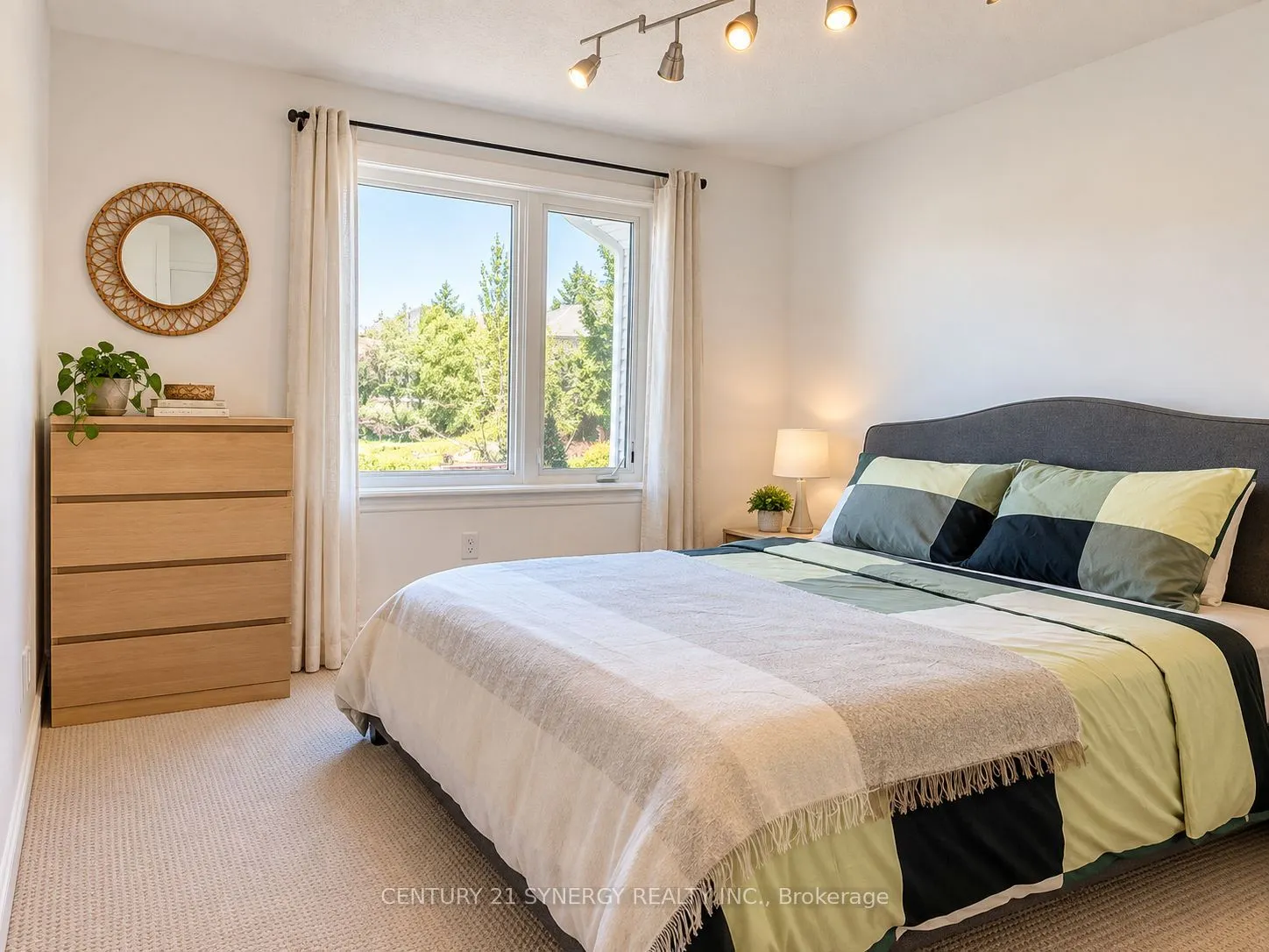 534 Grand Tully Way