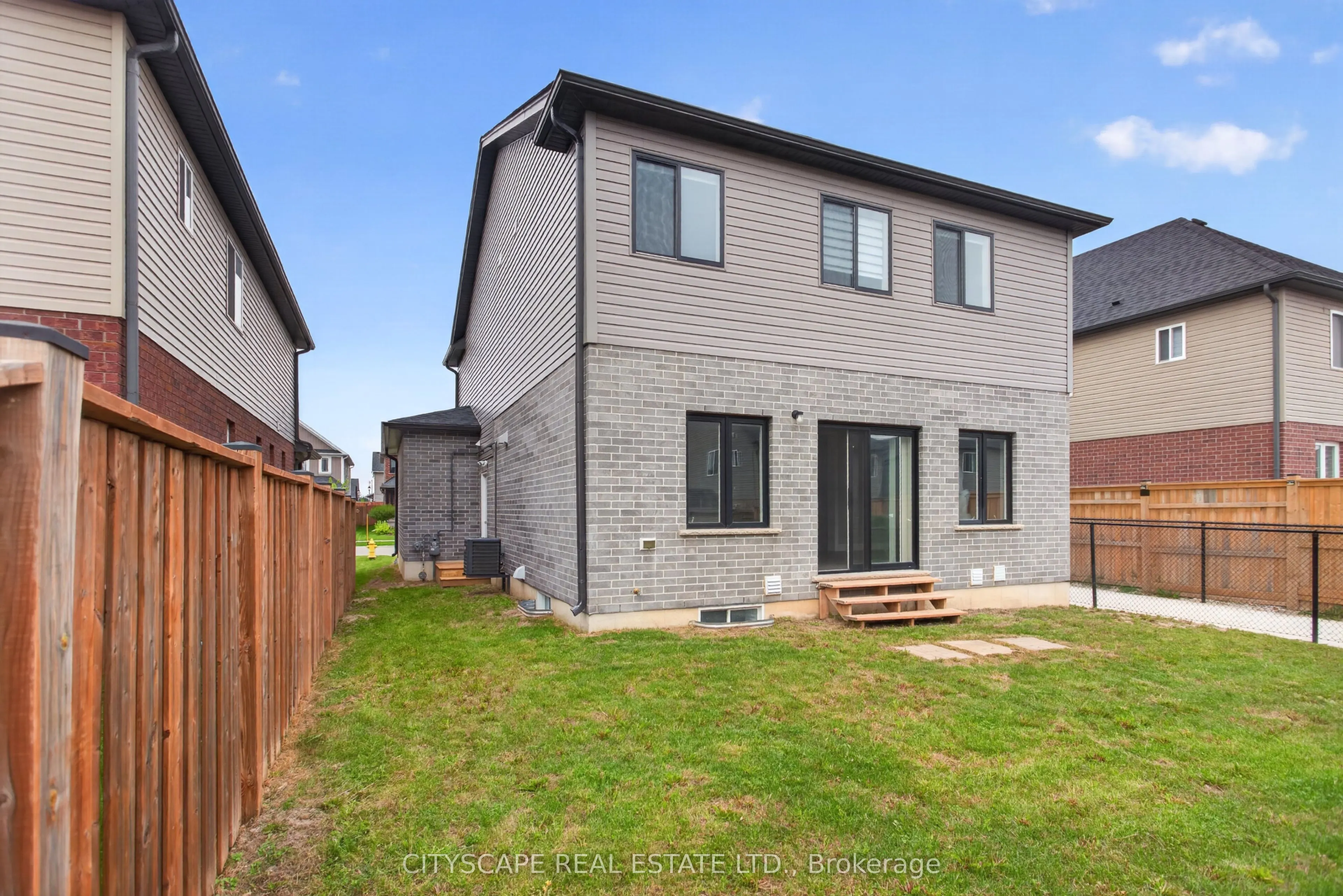 68 Davidson Drive W
