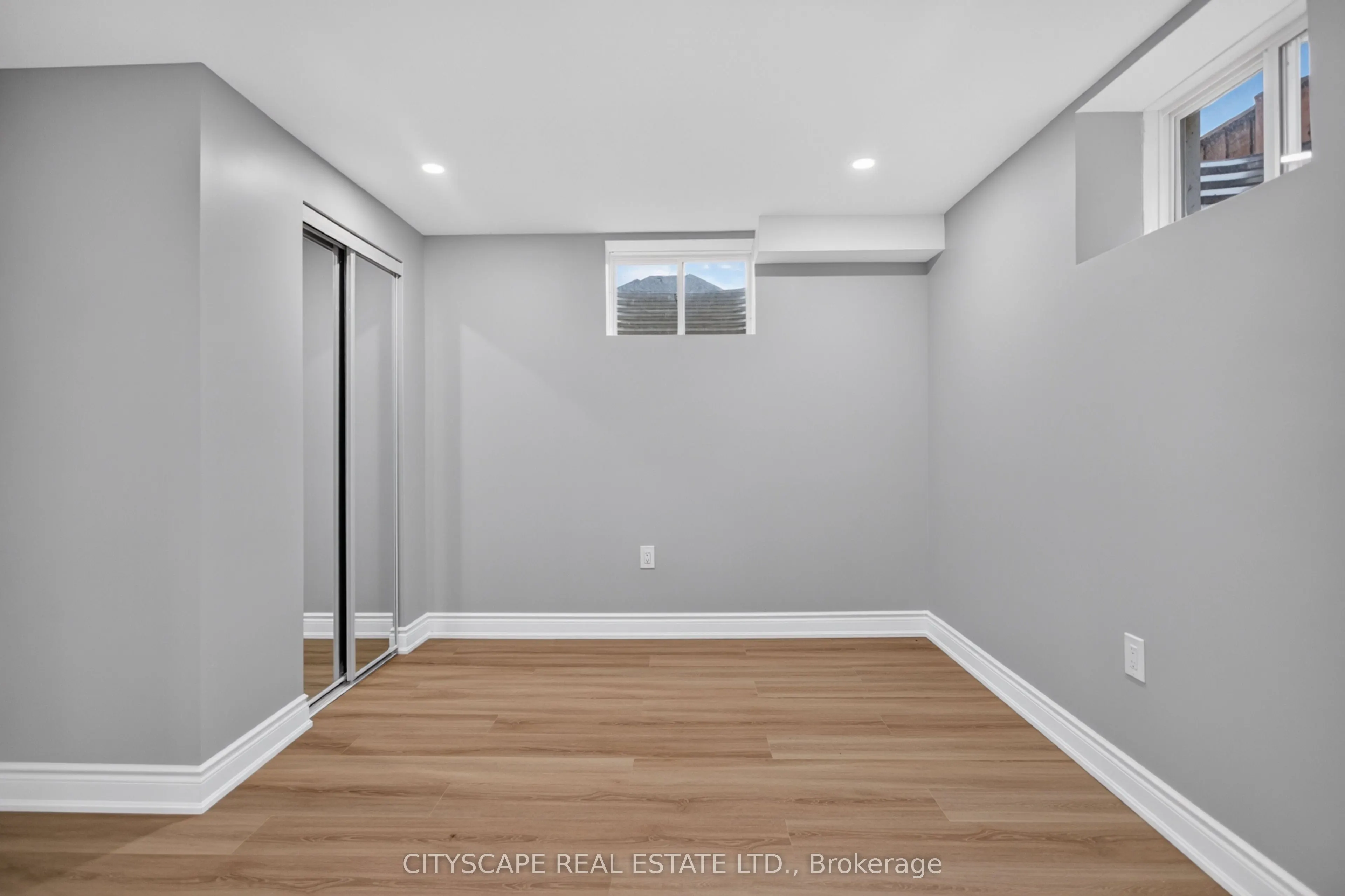 68 Davidson Drive W