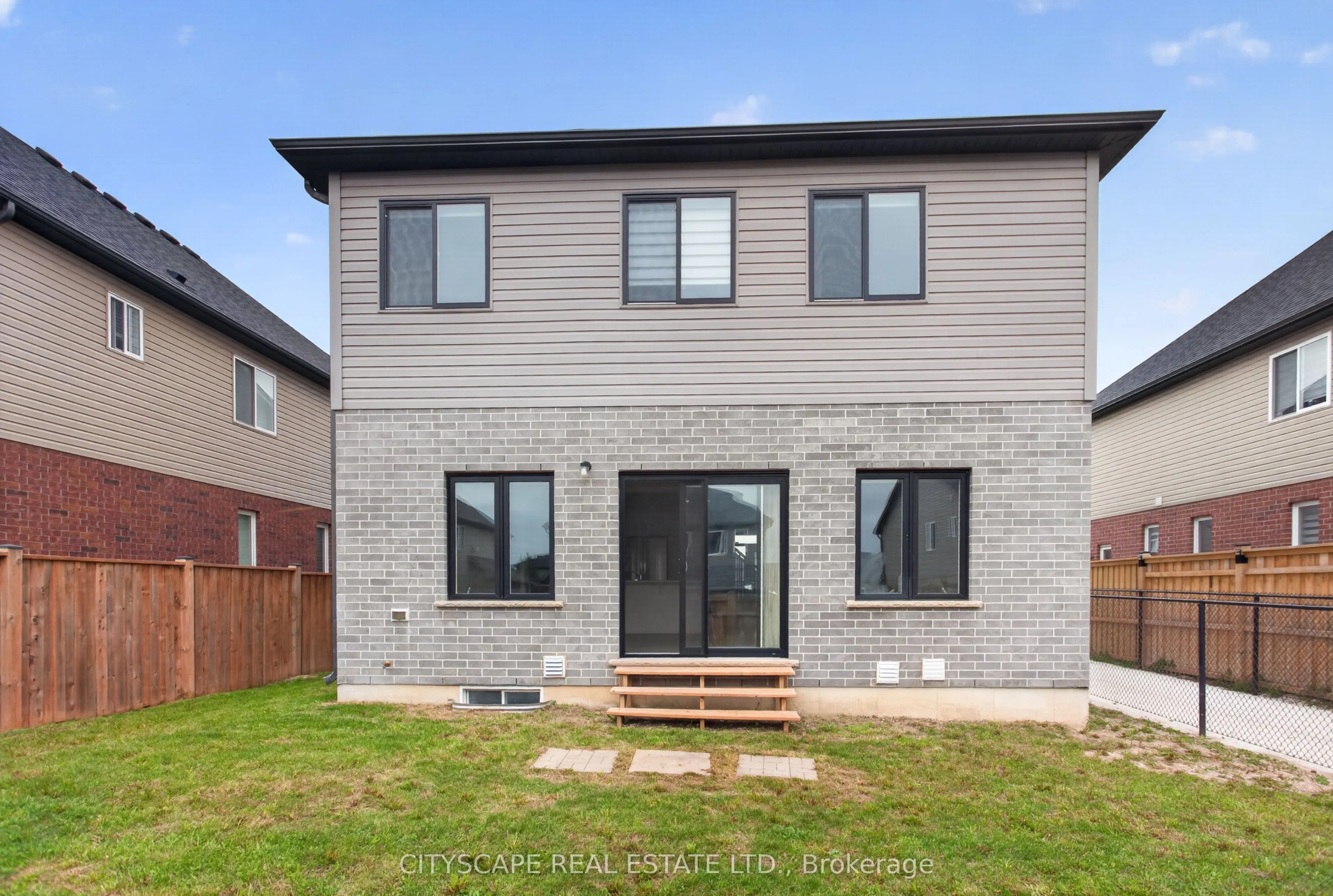 68 Davidson Drive W
