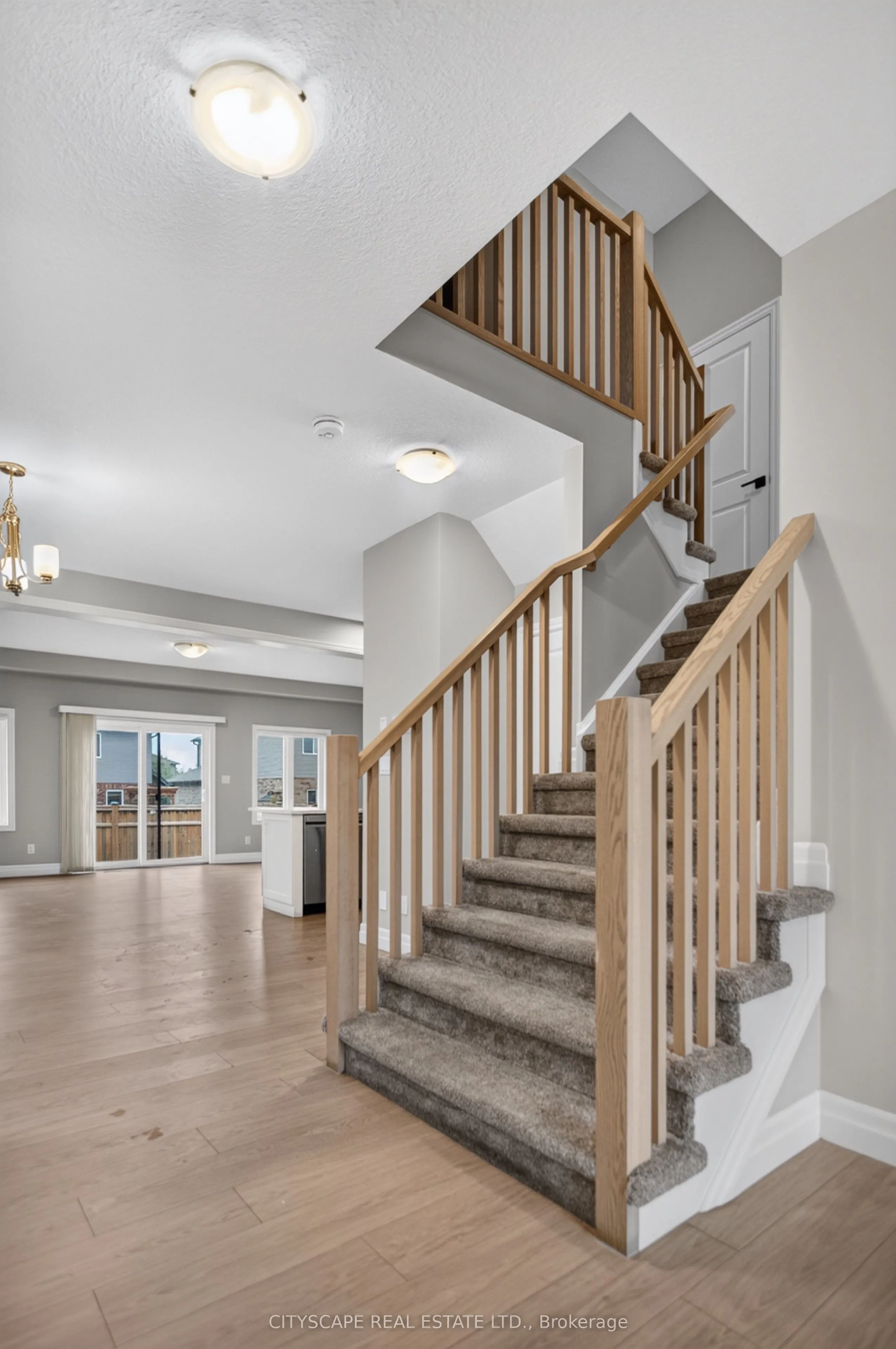 68 Davidson Drive W
