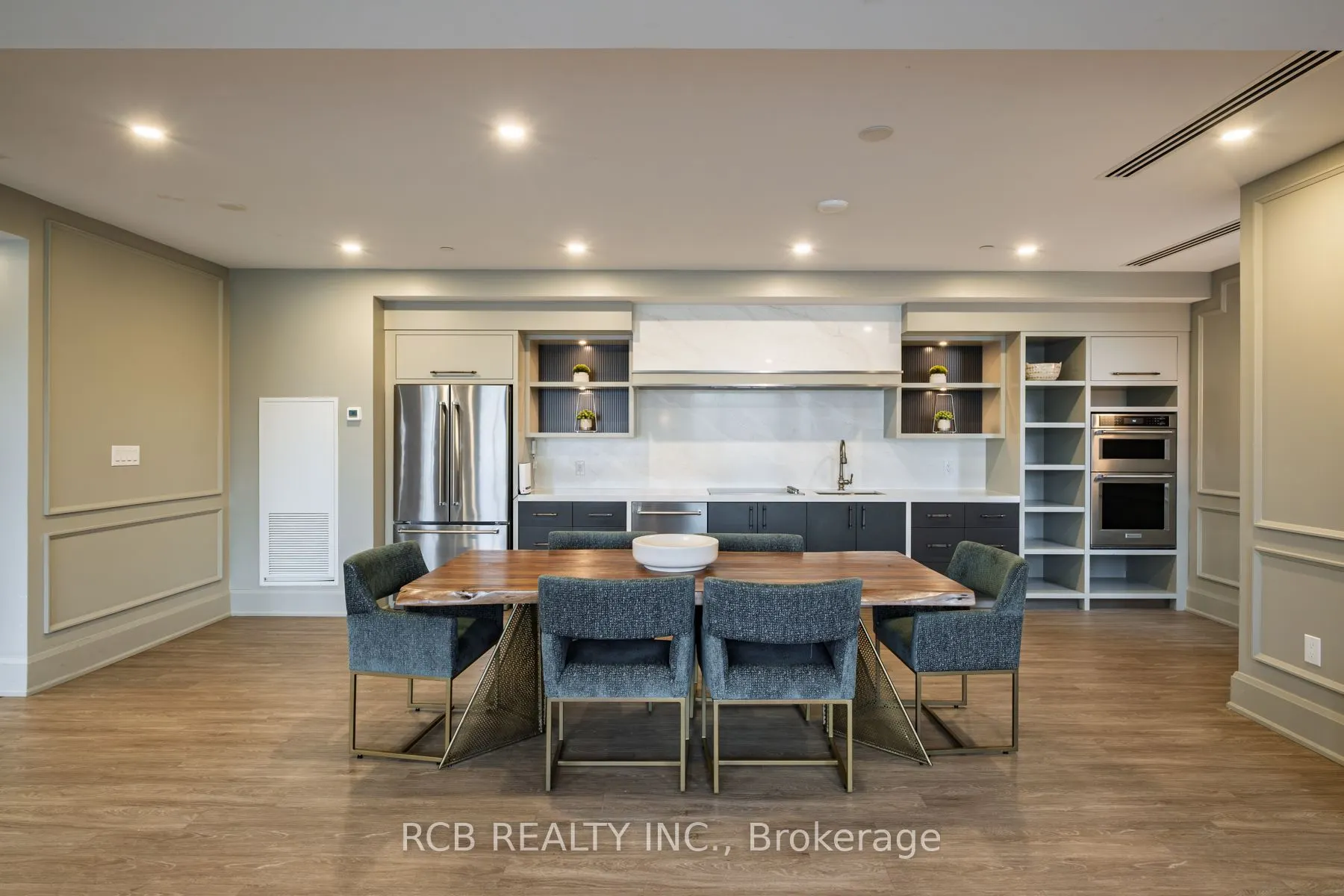 470 Dundas Street E #602